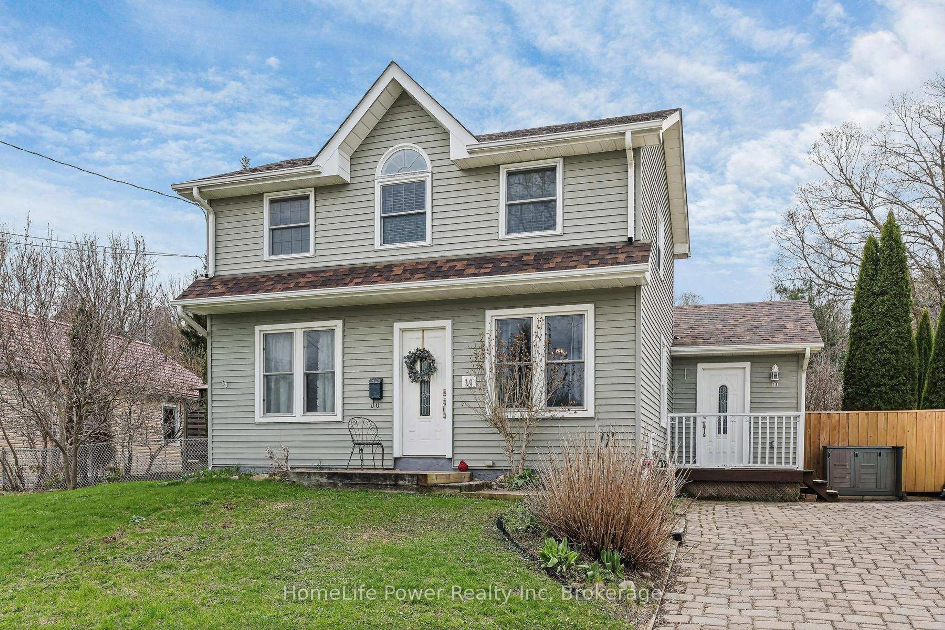 Home with vinyl exterior material, street for 14 Erin St, Halton Hills Ontario L7G 3M6