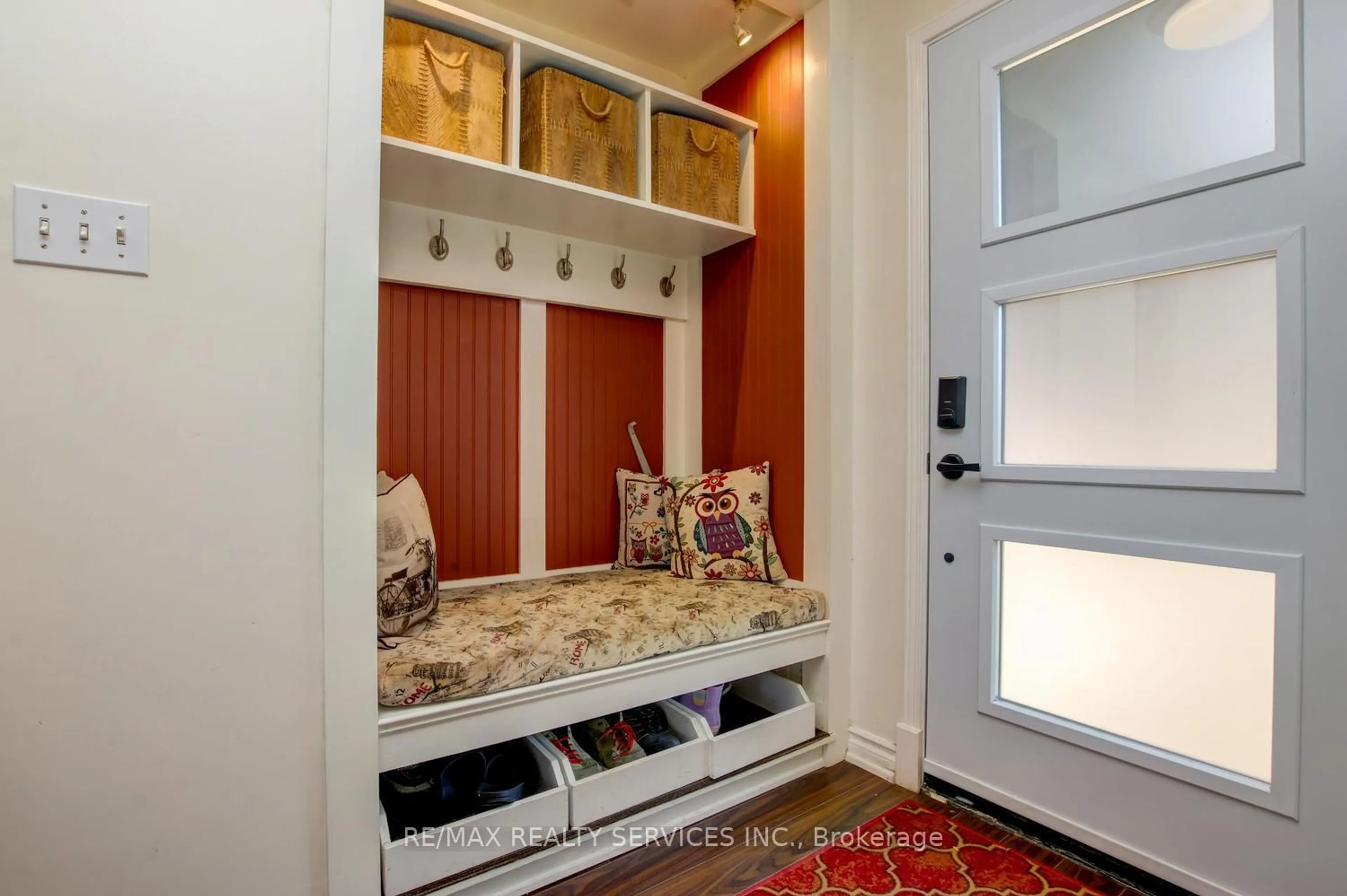 Indoor entryway for 265 Bartley Bull Pkwy, Brampton Ontario L6W 2L2