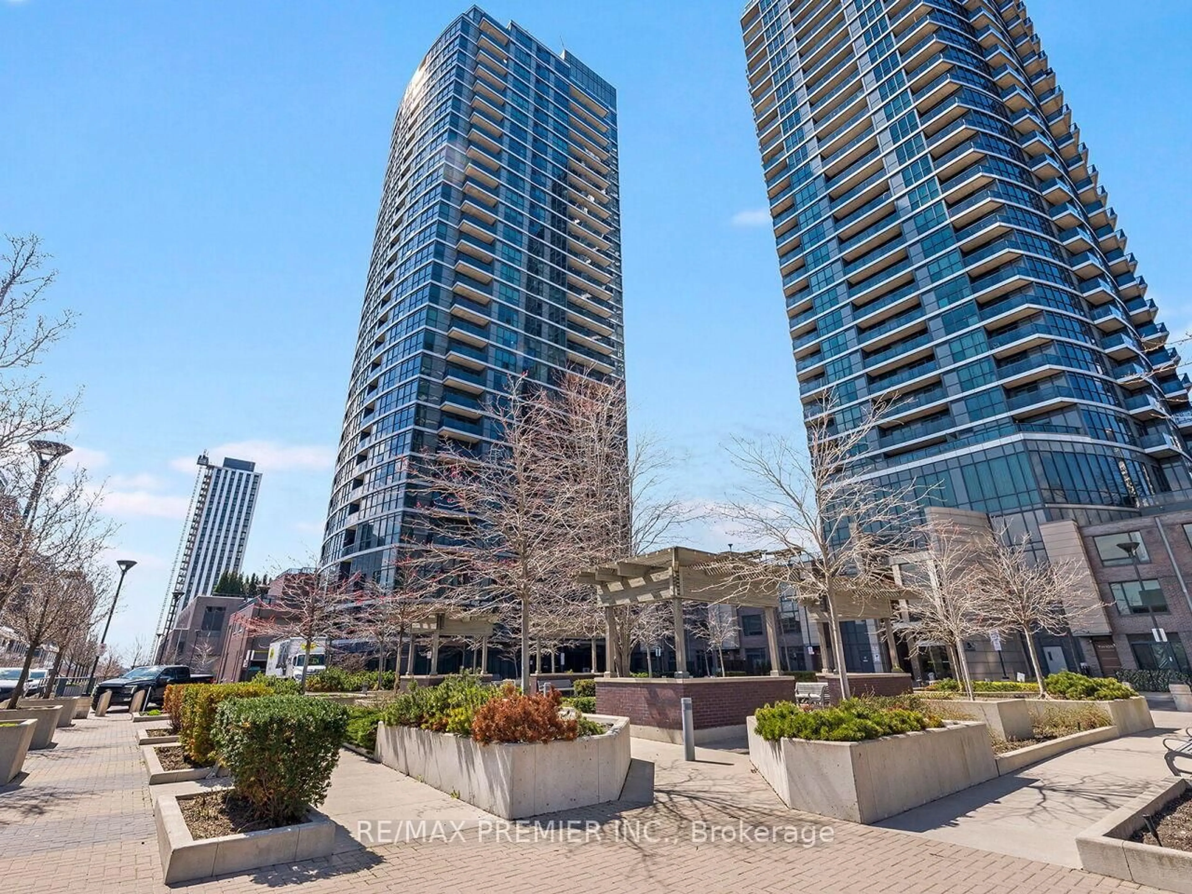 A pic from outside/outdoor area/front of a property/back of a property/a pic from drone, city buildings view from balcony for 9 Valhalla Inn Rd #609, Toronto Ontario M9B 1S9
