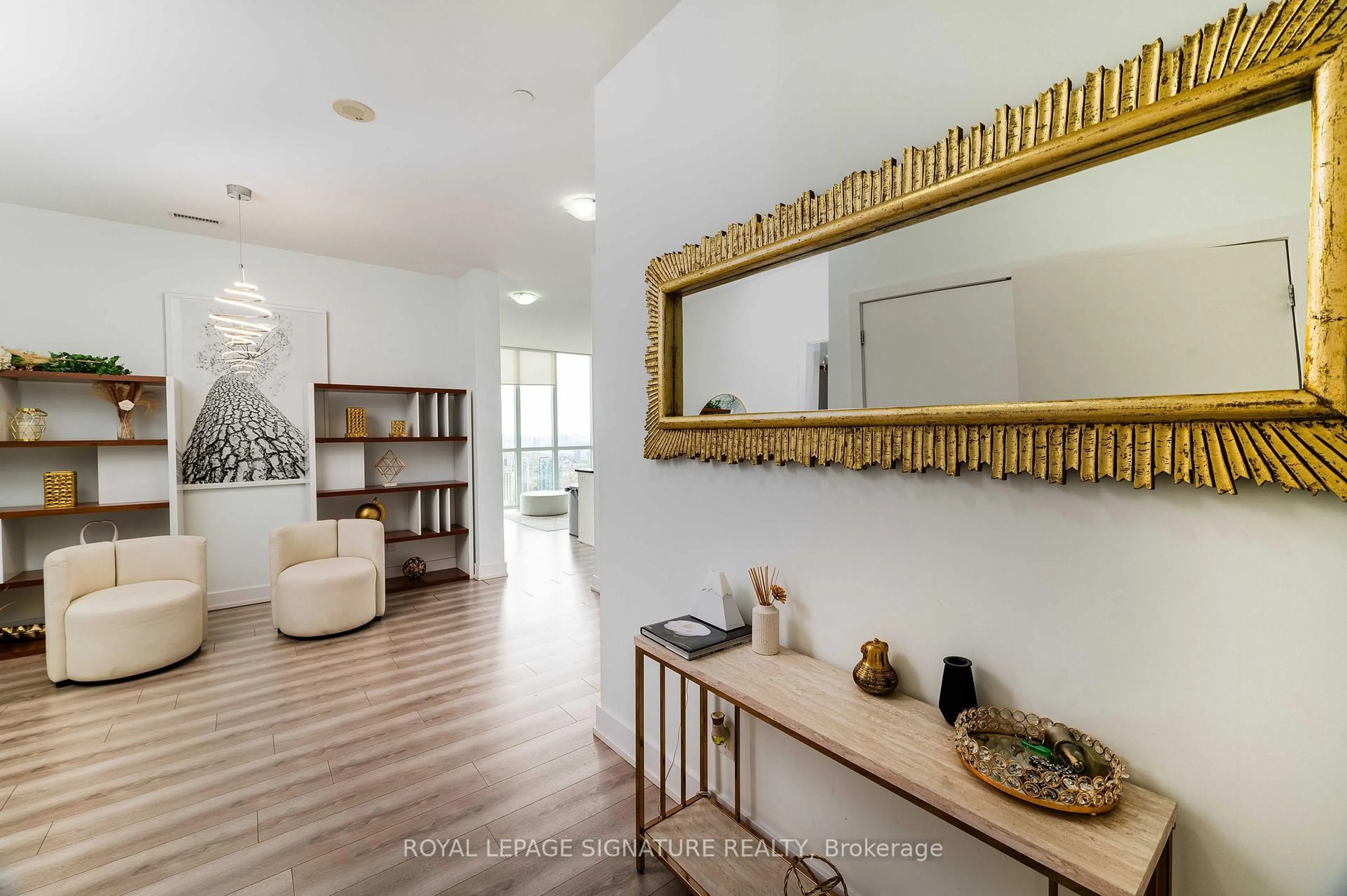 Indoor foyer for 4011 Brickstone Mews #PH4, Mississauga Ontario L5B 0G3