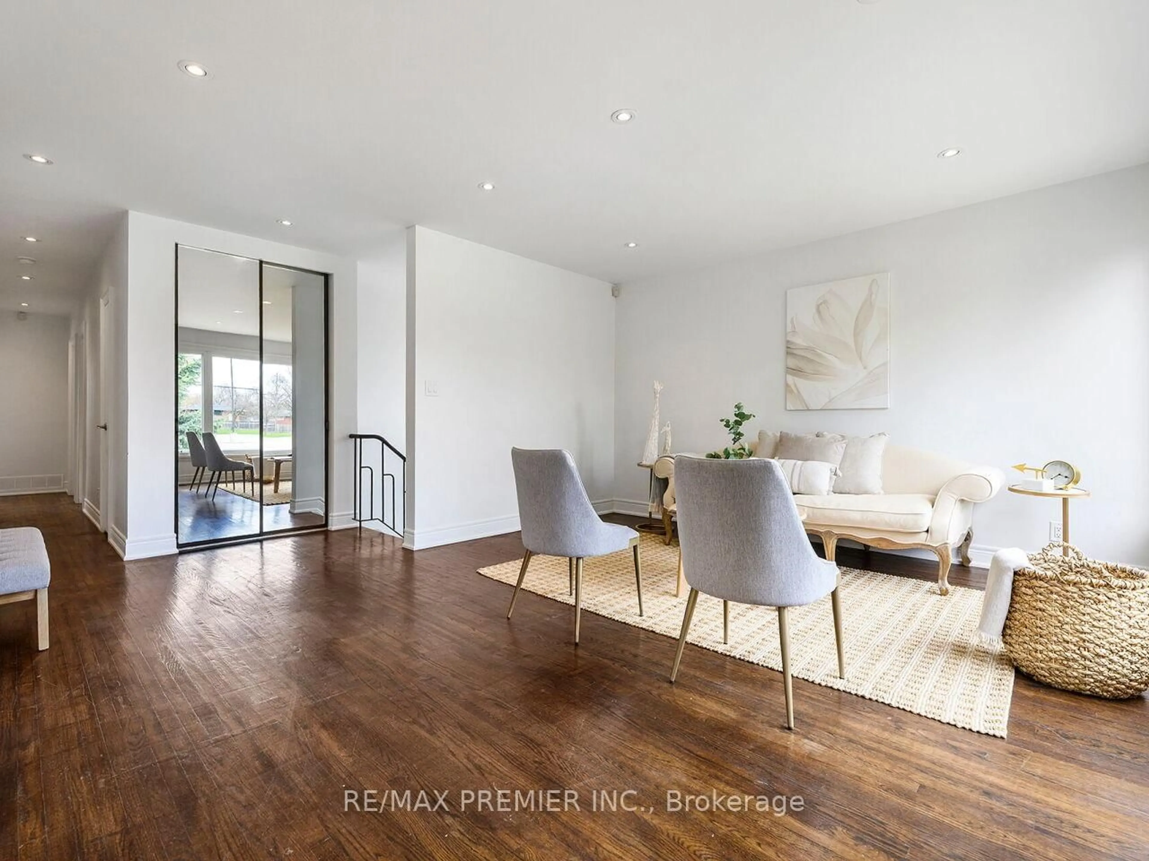 Unknown for 9 Templar Dr, Toronto Ontario M9R 3C6