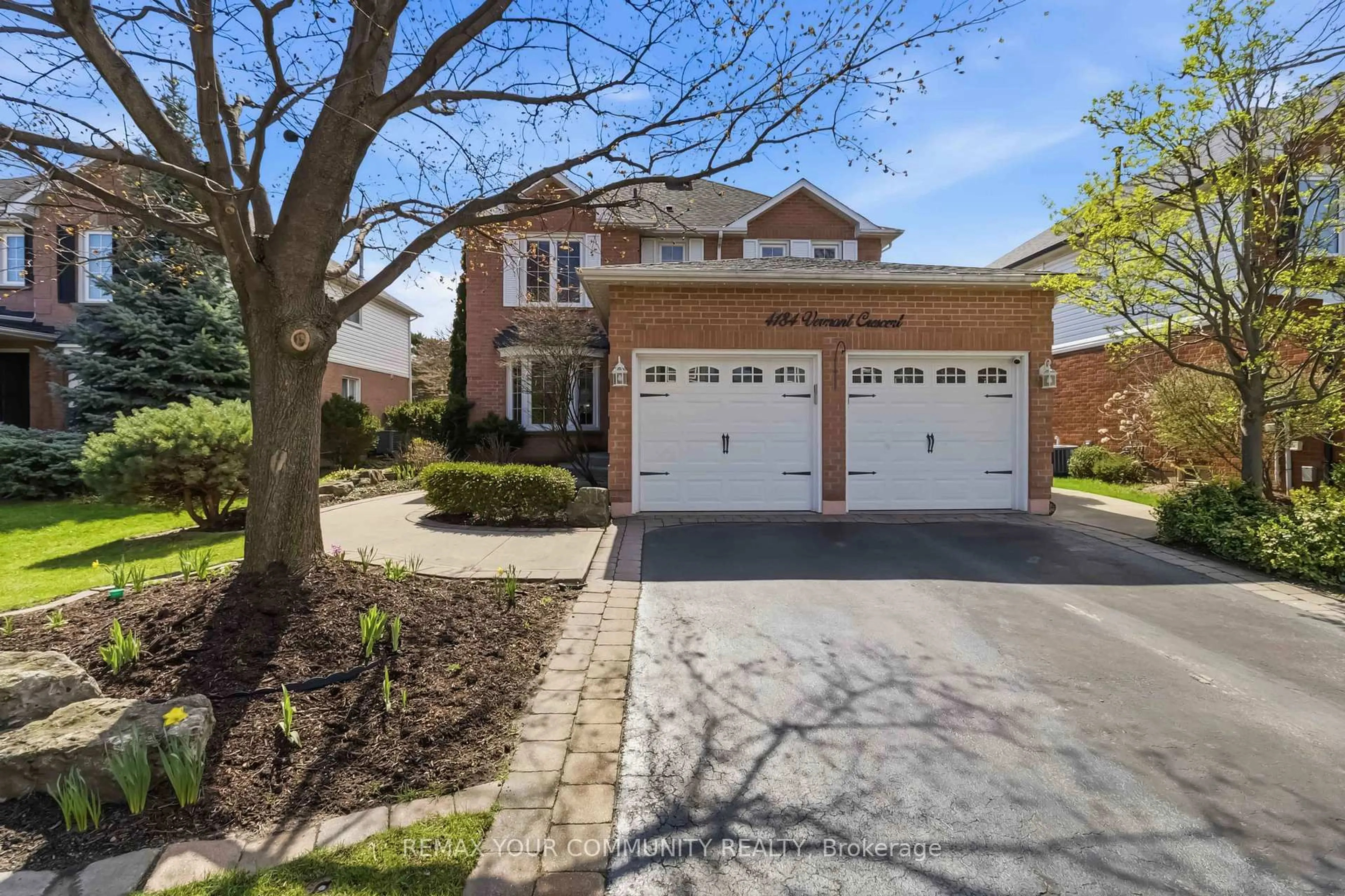 Home with brick exterior material, street for 4184 Vermont Cres, Burlington Ontario L7M 4A6