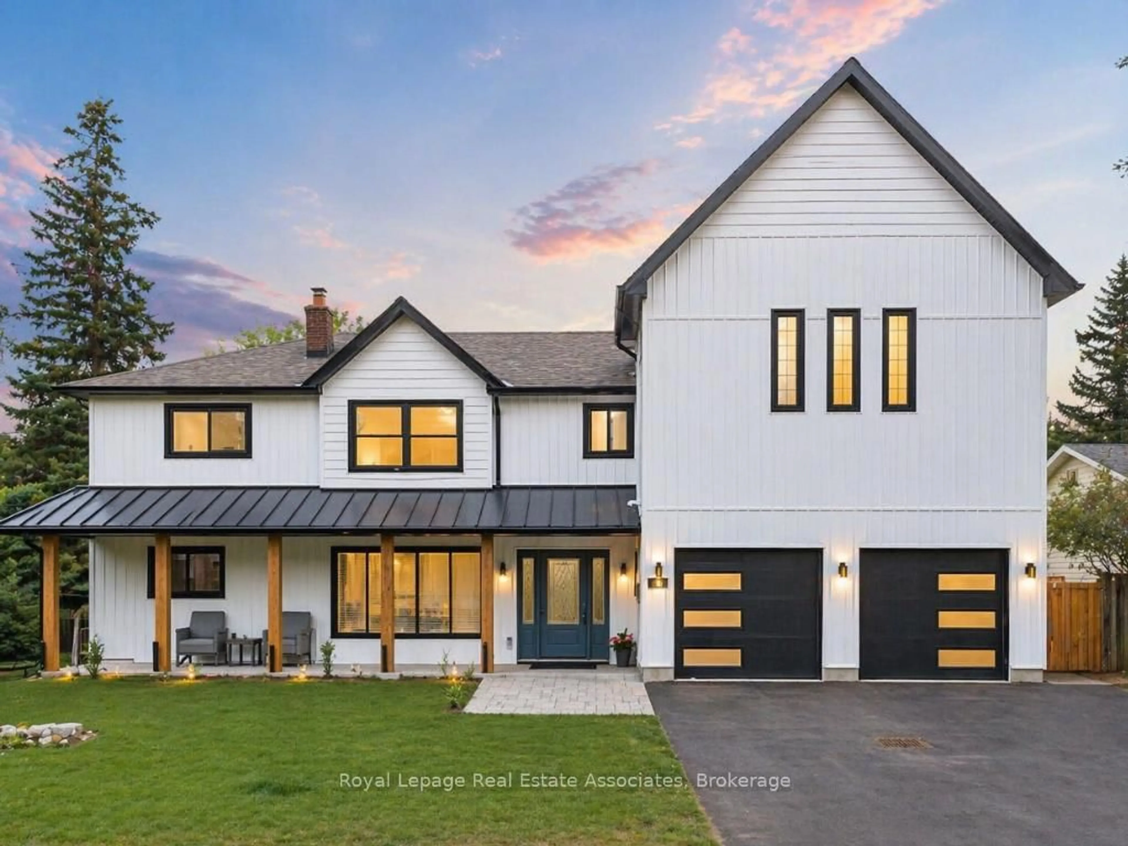 Home with vinyl exterior material, street for 161 Mill St, Halton Hills Ontario L7G 2C4