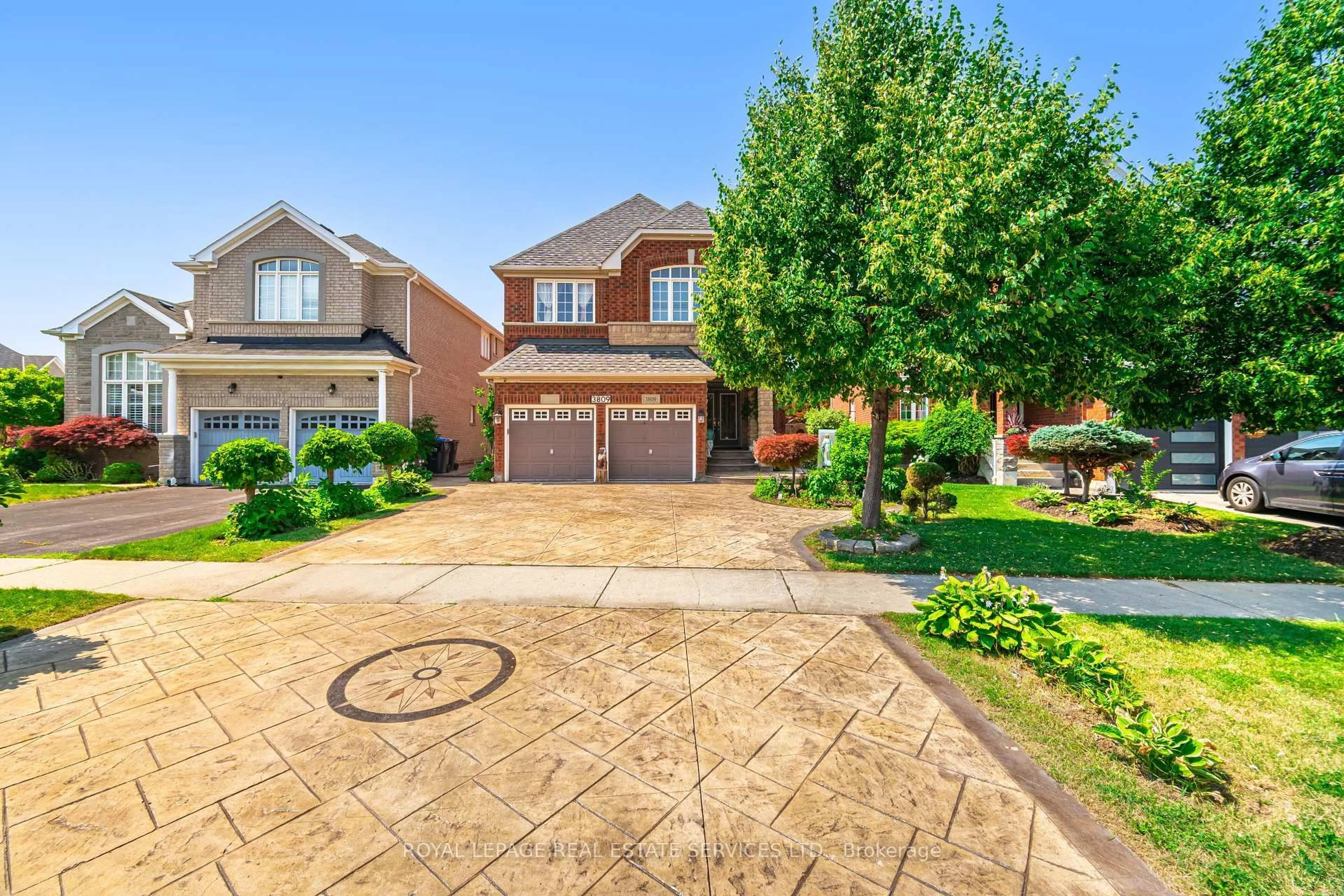 Home with brick exterior material, street for 3809 Candlelight Dr, Mississauga Ontario L5M 8A8