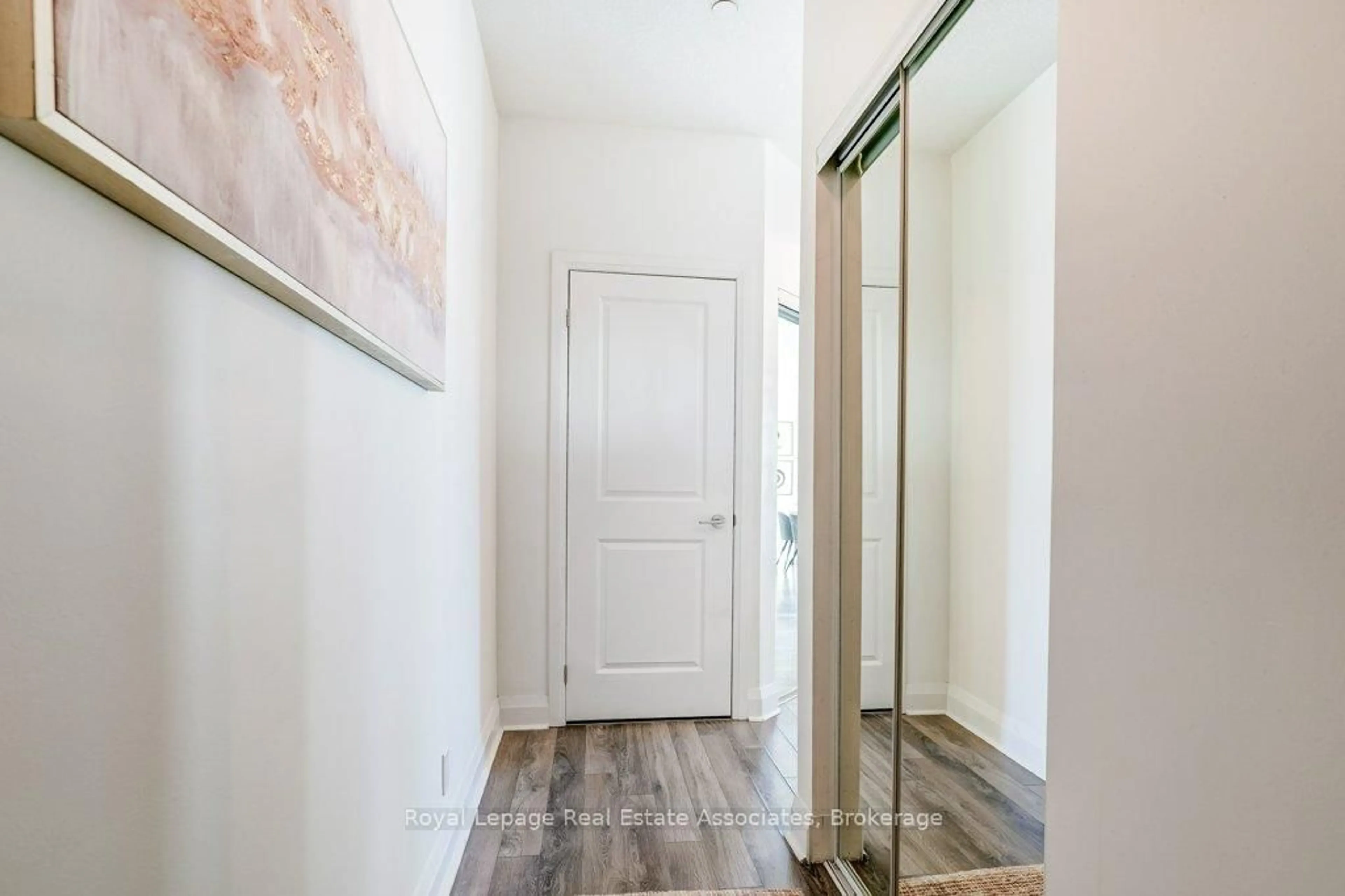 Indoor entryway for 15 Zorra St #209, Toronto Ontario M8Z 4Z6