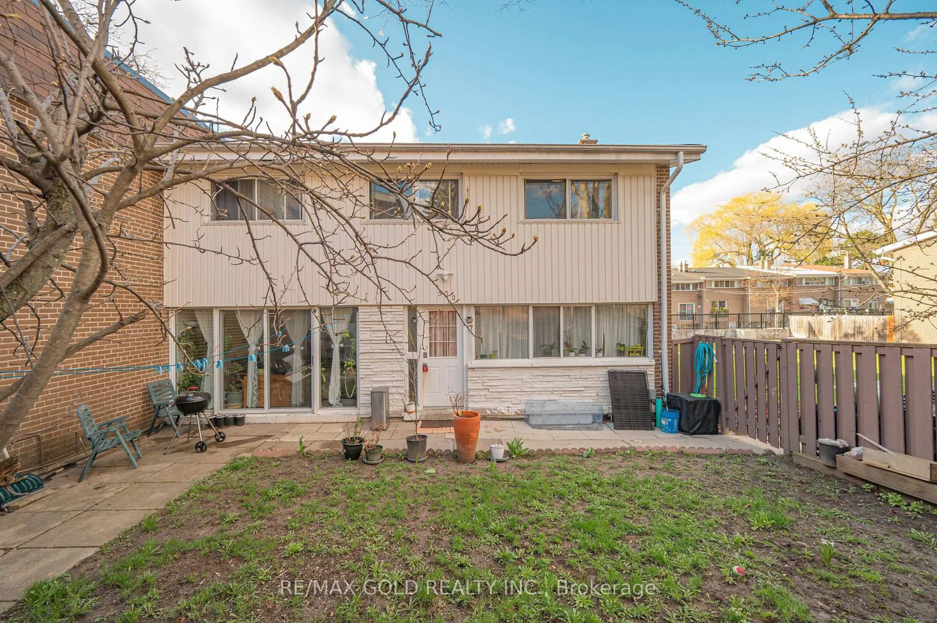 A pic from outside/outdoor area/front of a property/back of a property/a pic from drone, street for 30 Sentinel Rd #2, Toronto Ontario M3M 2Y8