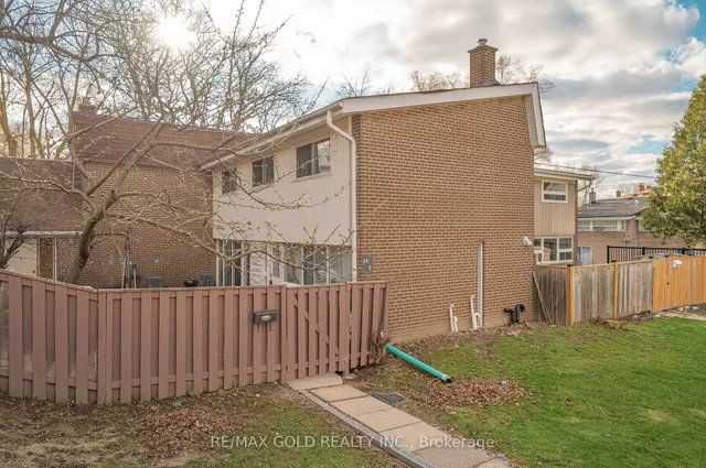 30 Sentinel Rd #2, Toronto 5