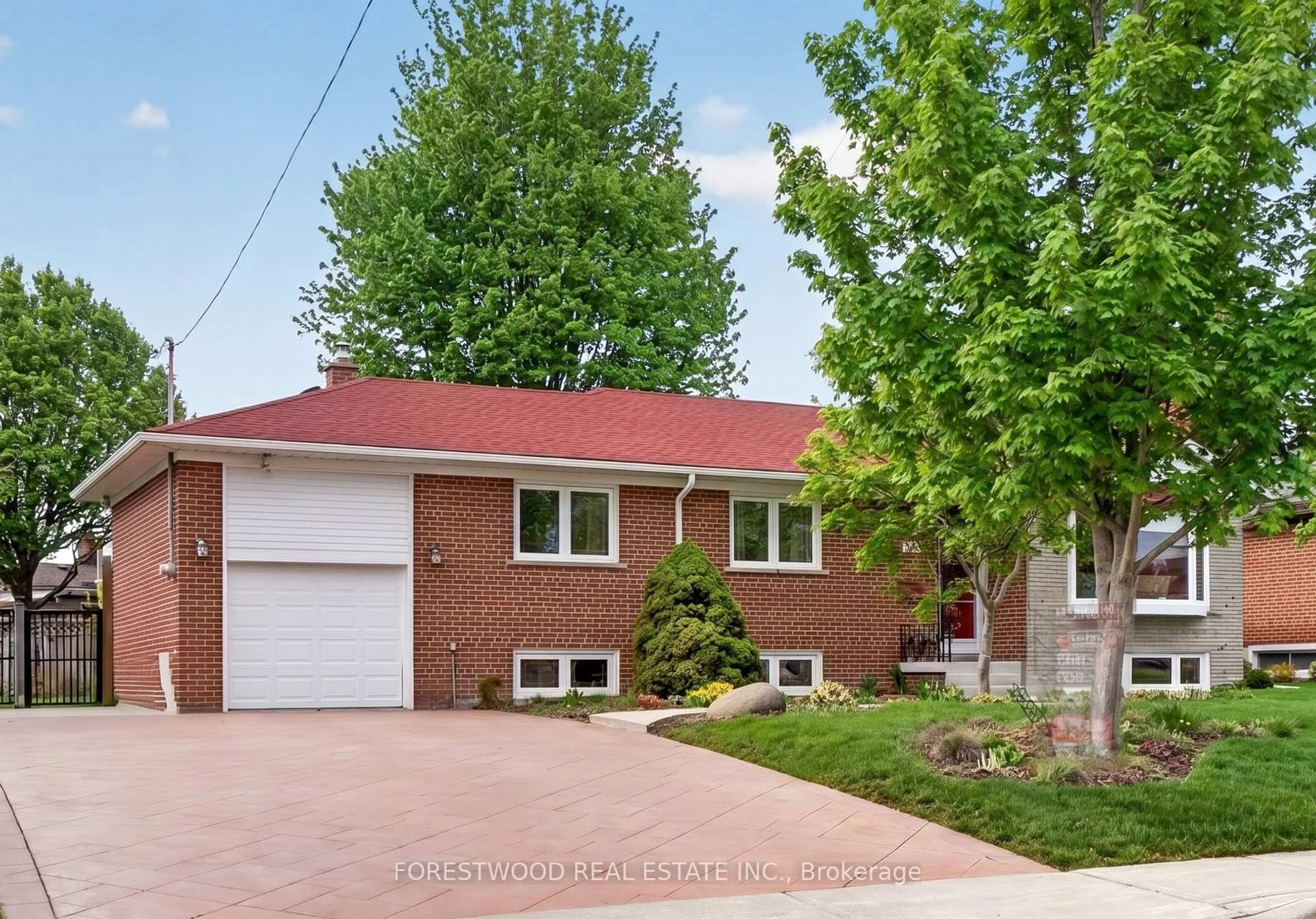 Home with brick exterior material, street for 651 Breckenridge Rd, Mississauga Ontario L5A 2C7