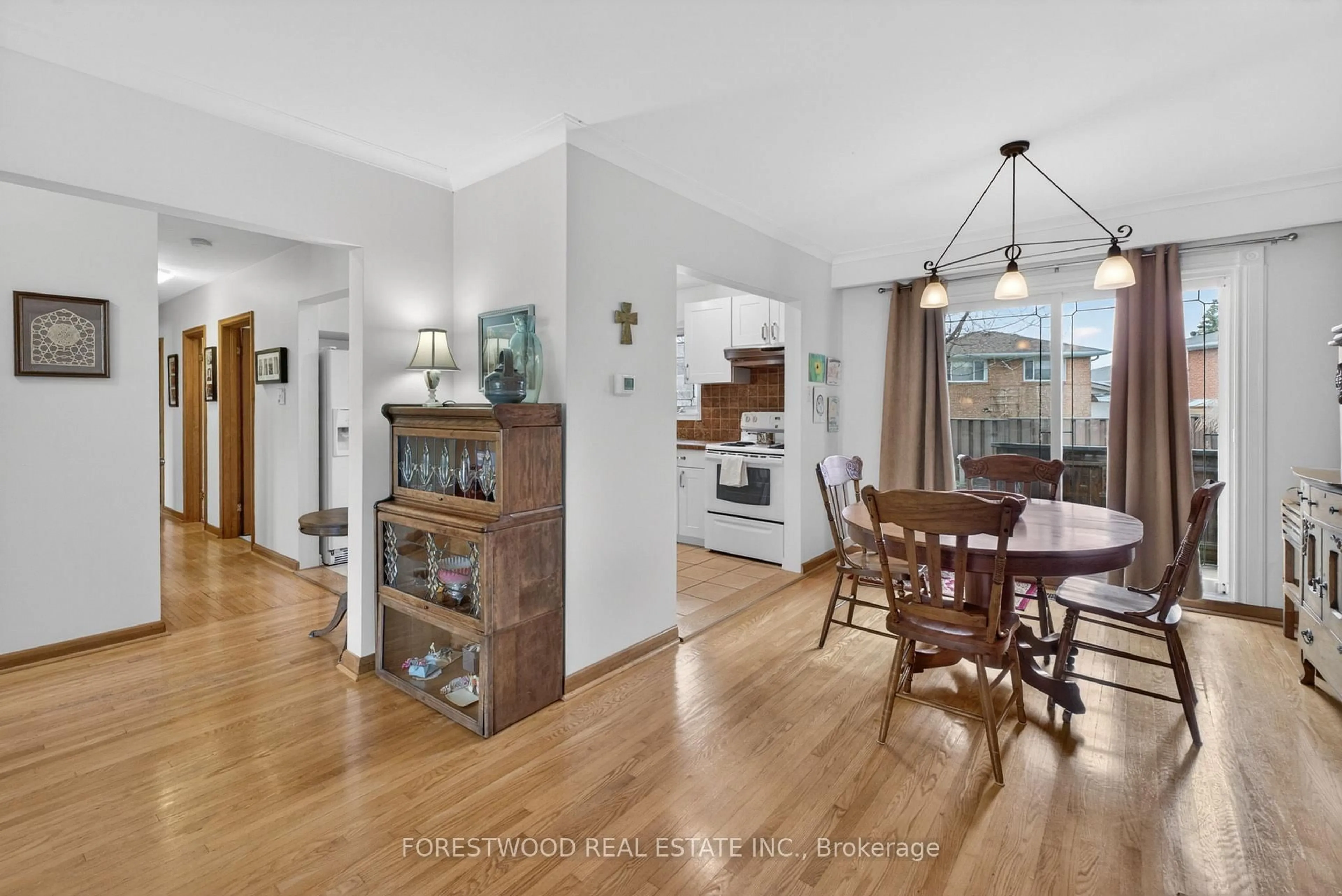 Open concept kitchen, unknown for 651 Breckenridge Rd, Mississauga Ontario L5A 2C7