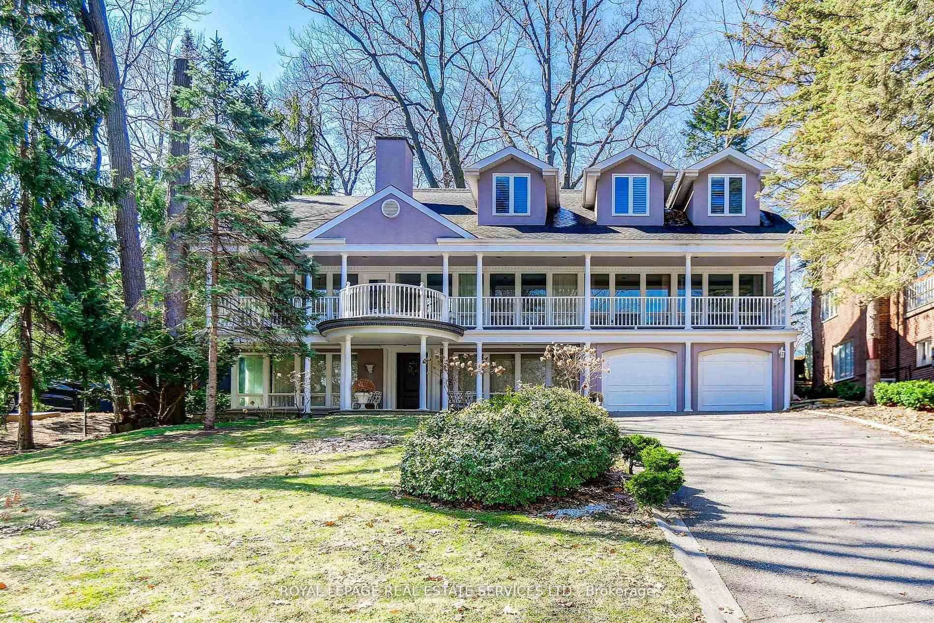 Home with vinyl exterior material, unknown for 32 Edenbrook Hill, Toronto Ontario M9A 3Z6