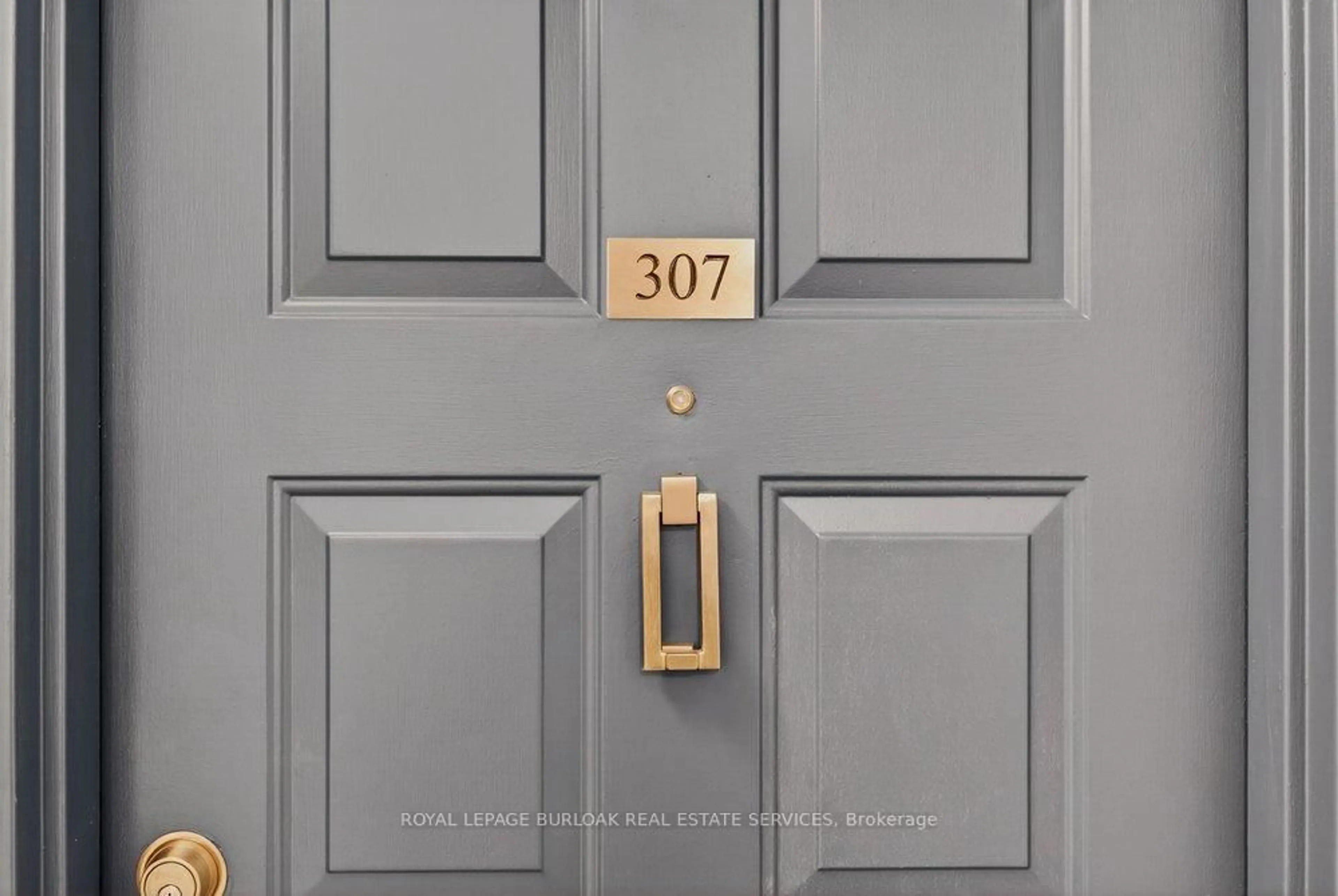 Indoor entryway for 1225 North Shore Blvd #307, Burlington Ontario L7S 1Z6