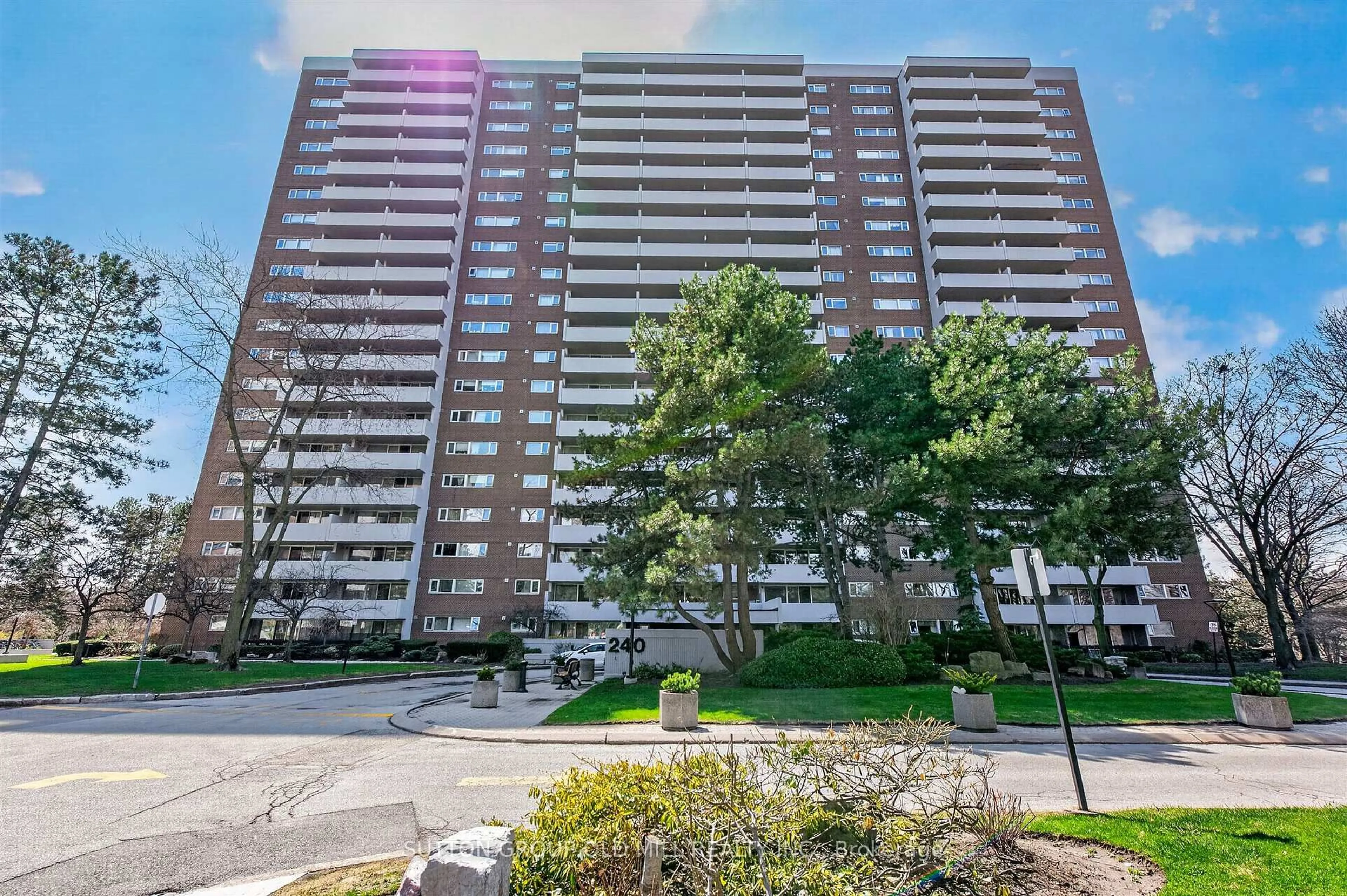 Unknown for 240 Scarlett Rd #613, Toronto Ontario M6N 4X4