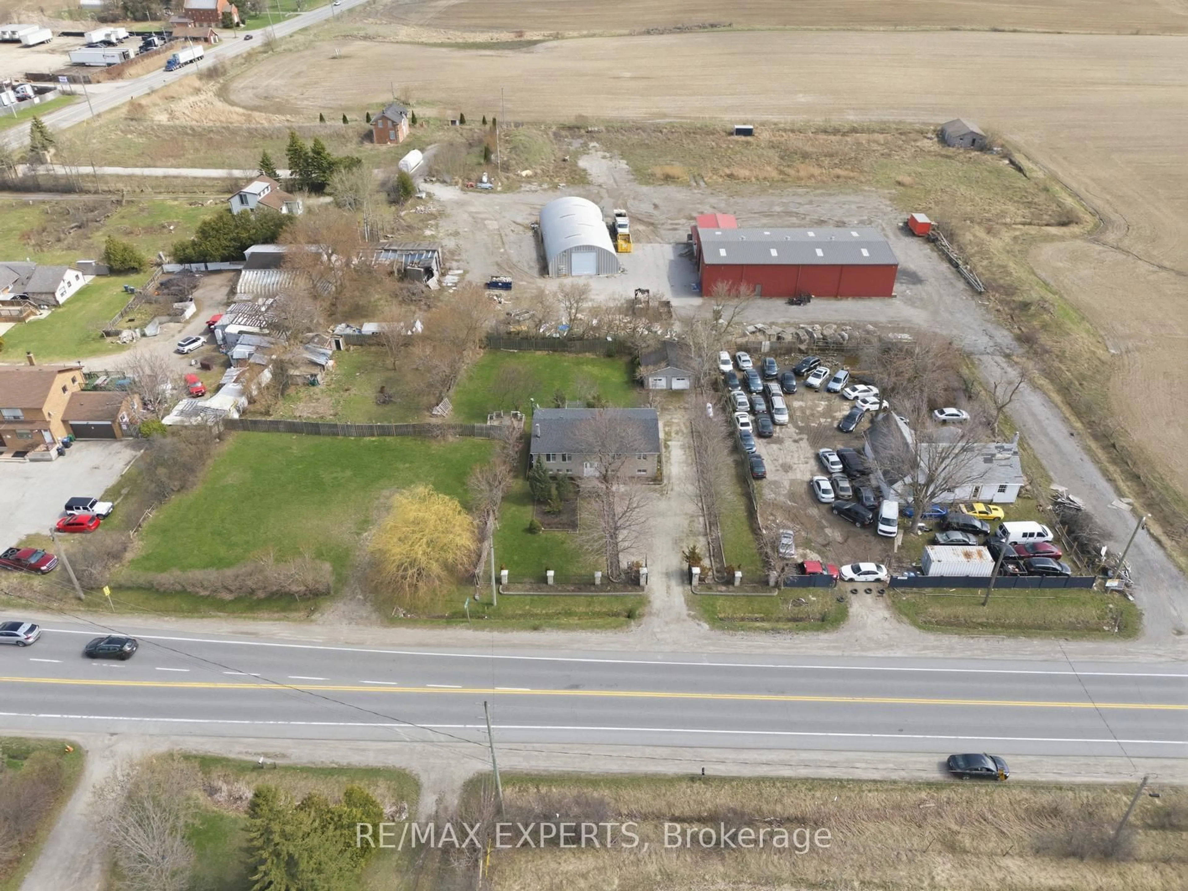 A pic from outside/outdoor area/front of a property/back of a property/a pic from drone, building for 5945 King St, Caledon Ontario L7C 0V1