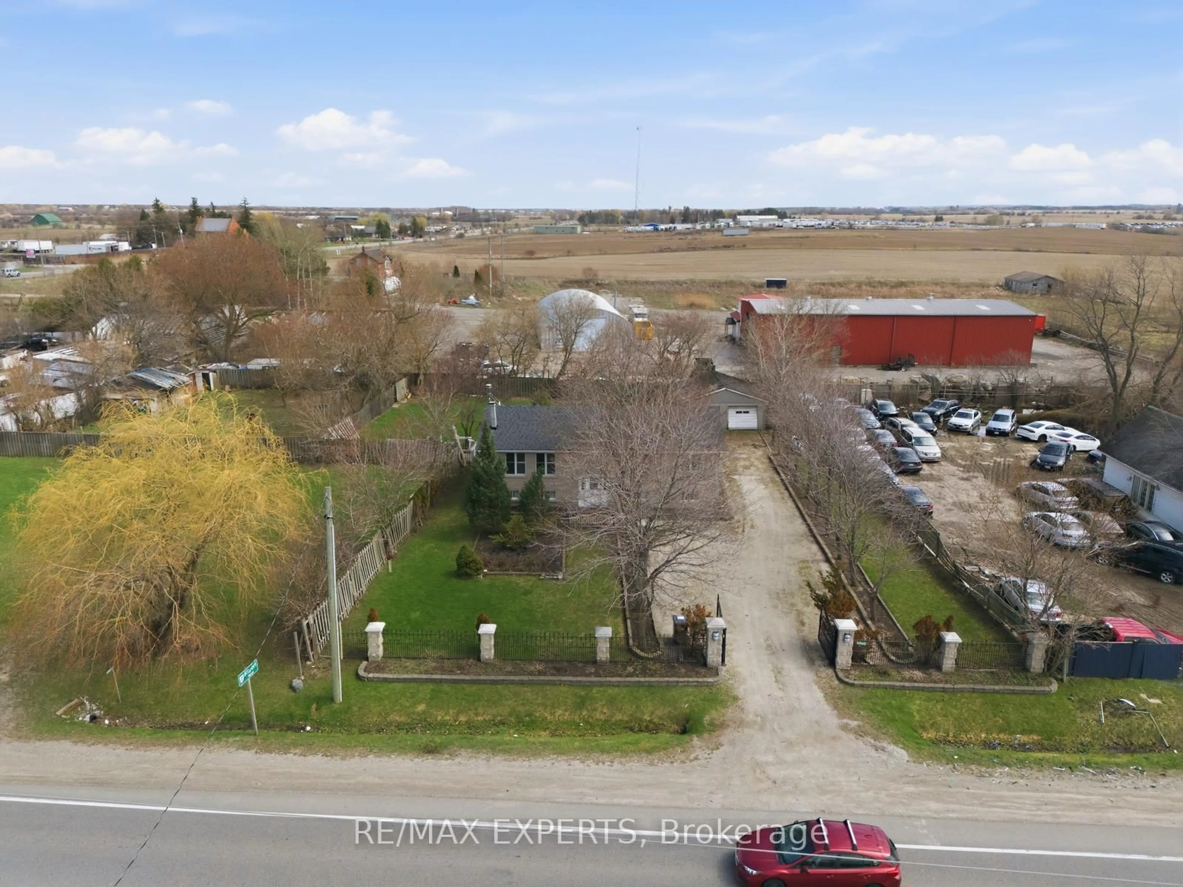 A pic from outside/outdoor area/front of a property/back of a property/a pic from drone, street for 5945 King St, Caledon Ontario L7C 0V1