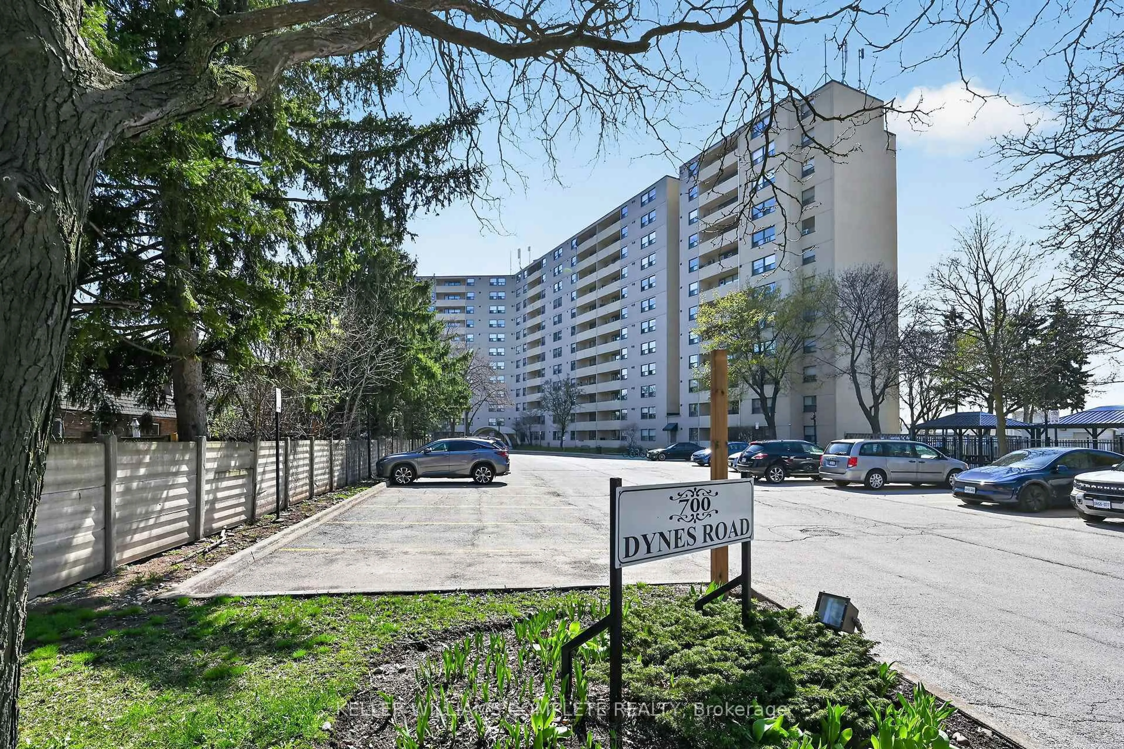 Unknown for 700 Dynes Rd #904, Burlington Ontario L7N 3M2