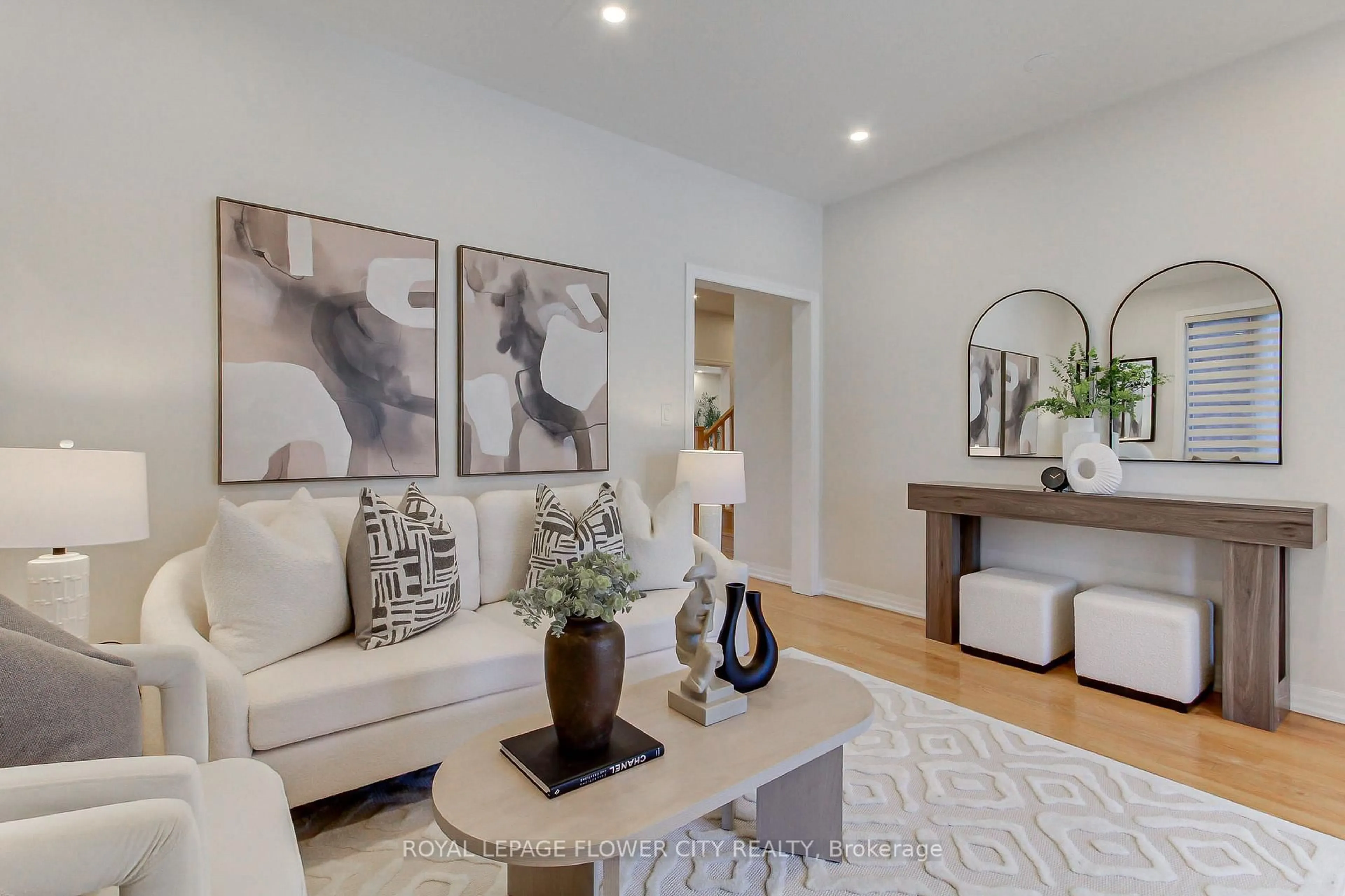 Living room with furniture, unknown for 3362 Post Rd, Oakville Ontario L6H 0Z4