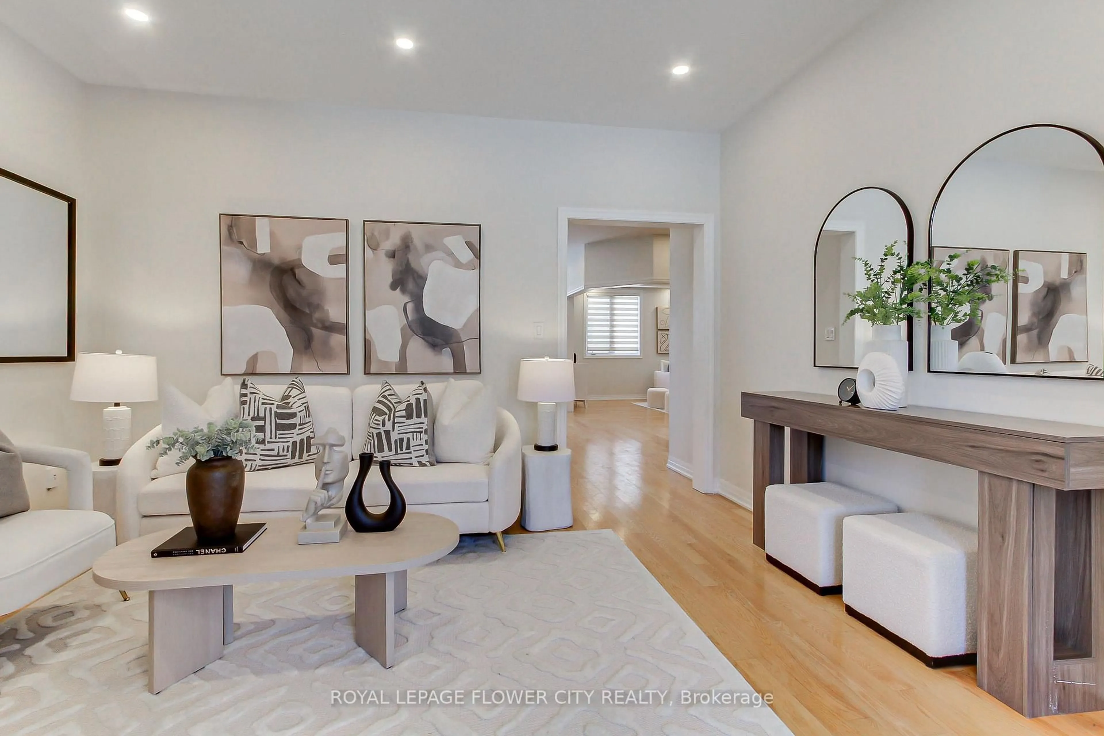 Living room with furniture, unknown for 3362 Post Rd, Oakville Ontario L6H 0Z4