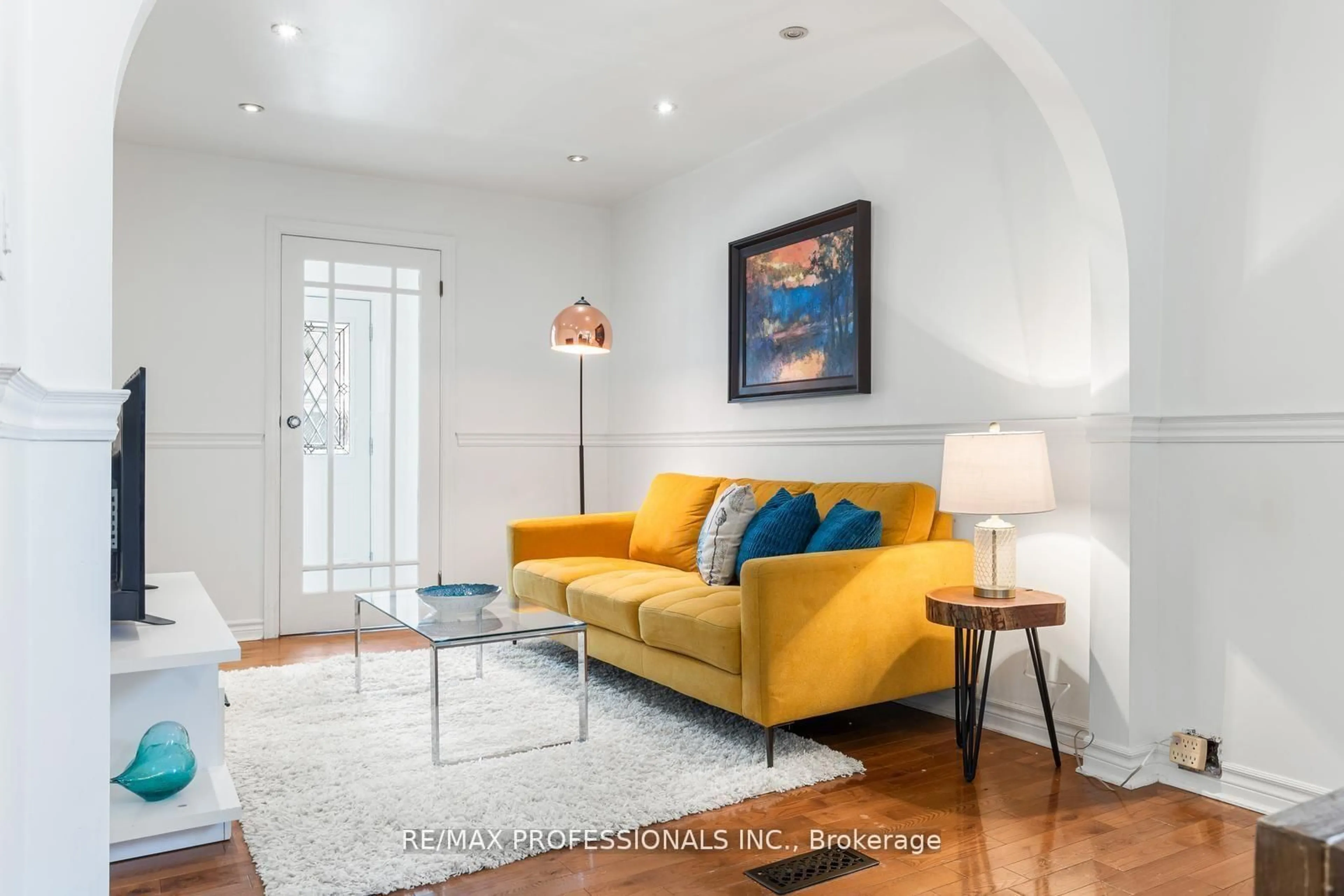 Living room with furniture, unknown for 1 Gray Ave, Toronto Ontario M6N 4S5