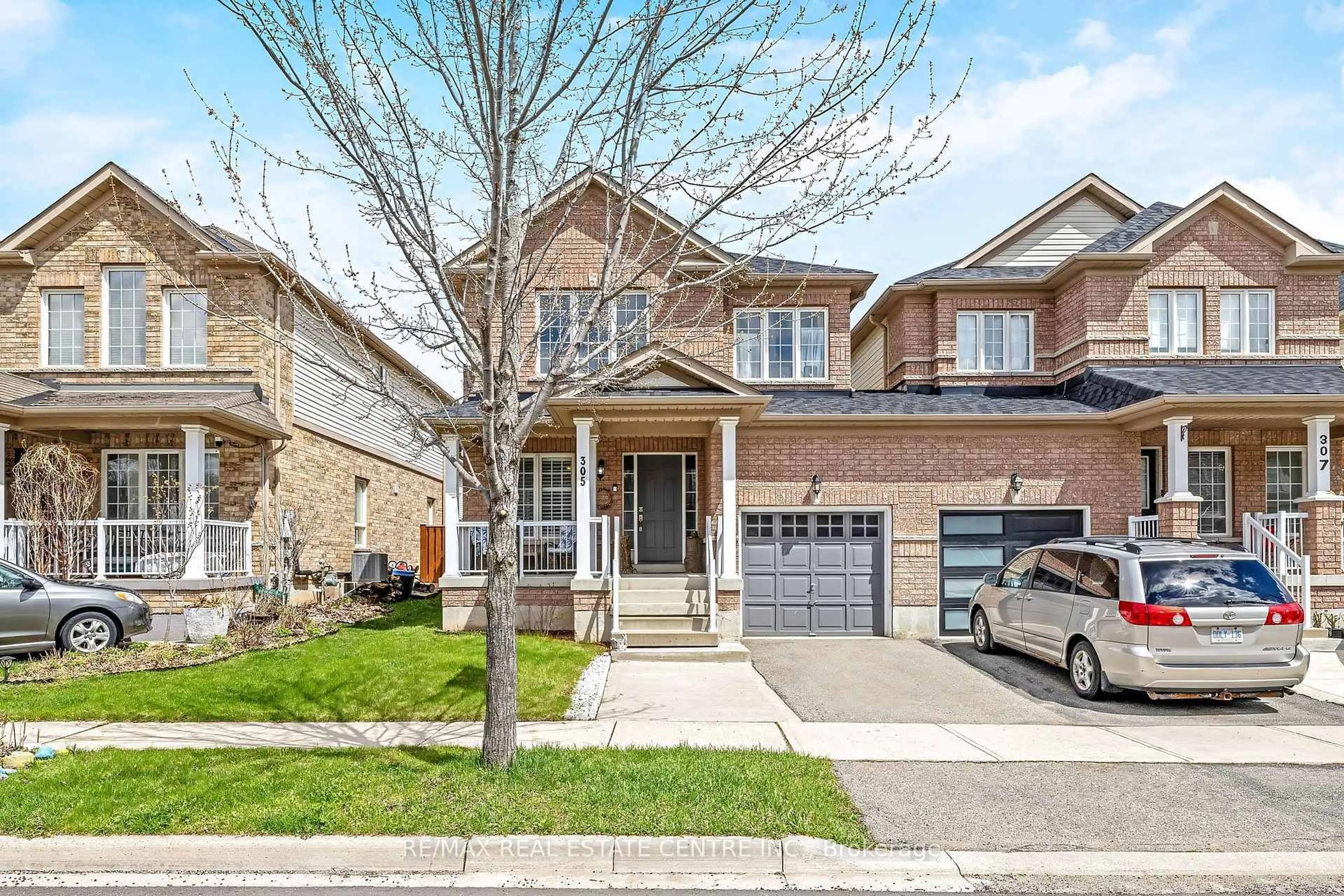 Home with brick exterior material, street for 305 Teetzel Dr, Milton Ontario L9T 0B1