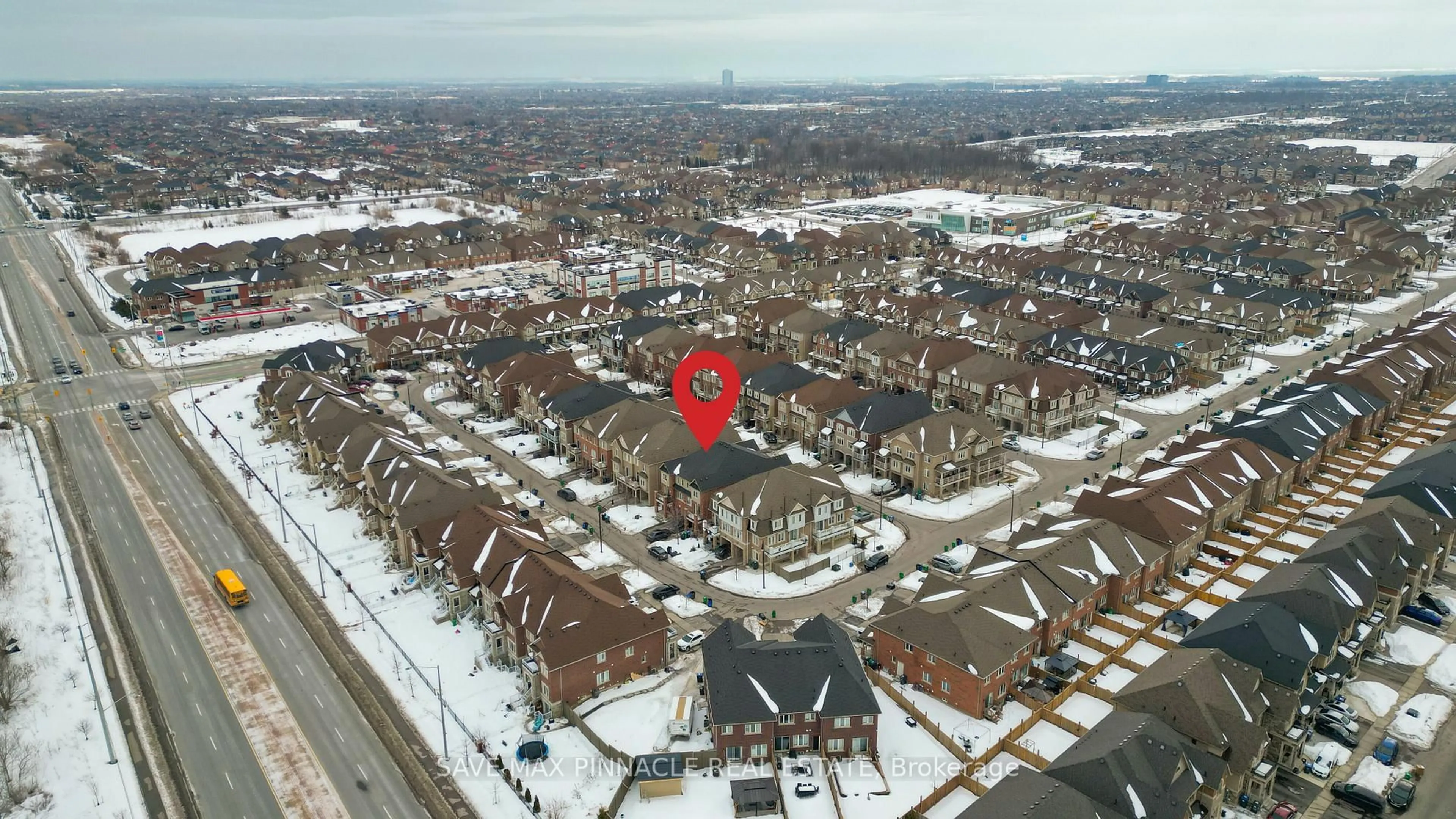 A pic from outside/outdoor area/front of a property/back of a property/a pic from drone, street for 25 Golden Springs Dr, Brampton Ontario L7A 0C7