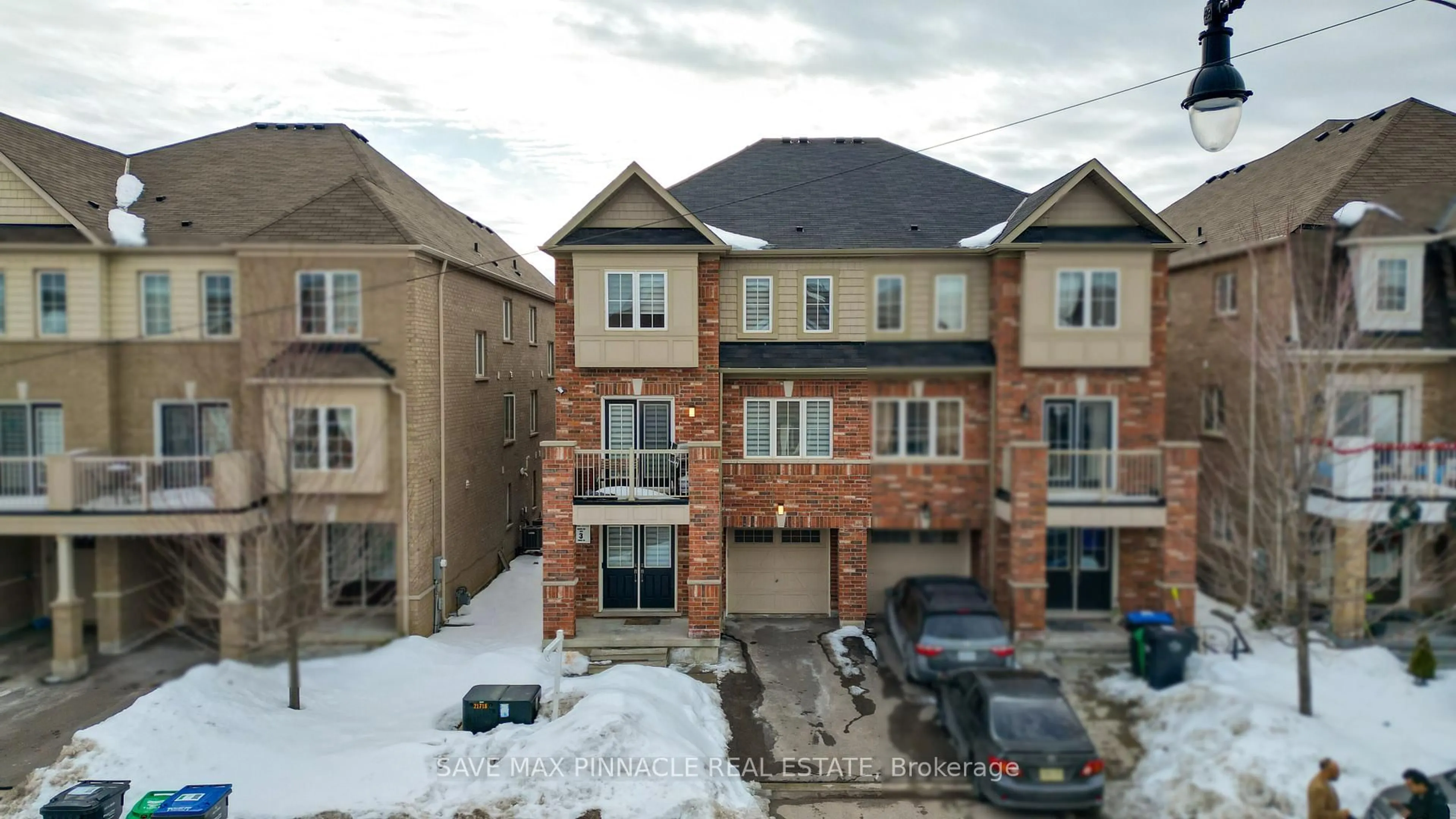 A pic from outside/outdoor area/front of a property/back of a property/a pic from drone, street for 25 Golden Springs Dr, Brampton Ontario L7A 0C7