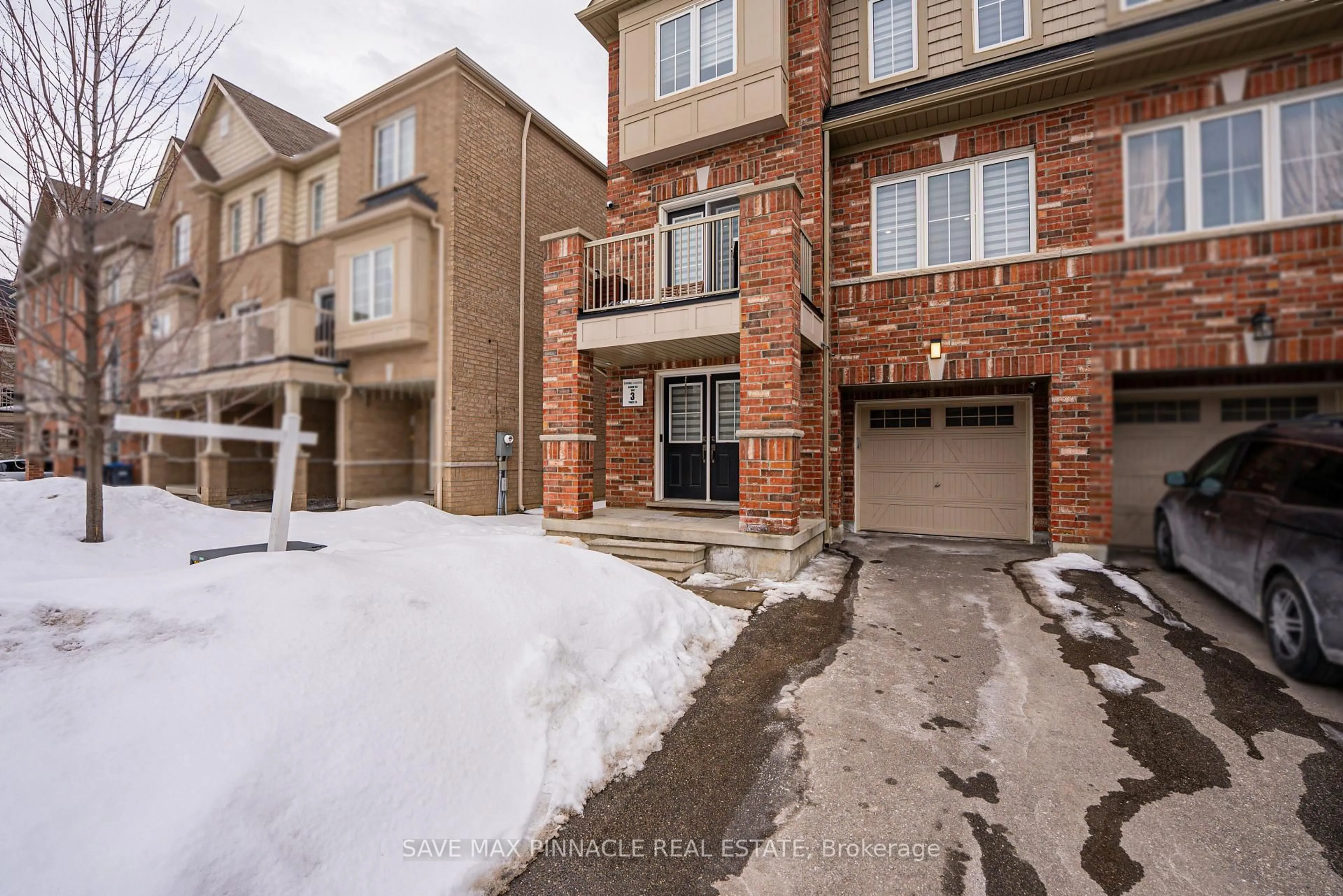 A pic from outside/outdoor area/front of a property/back of a property/a pic from drone, street for 25 Golden Springs Dr, Brampton Ontario L7A 0C7