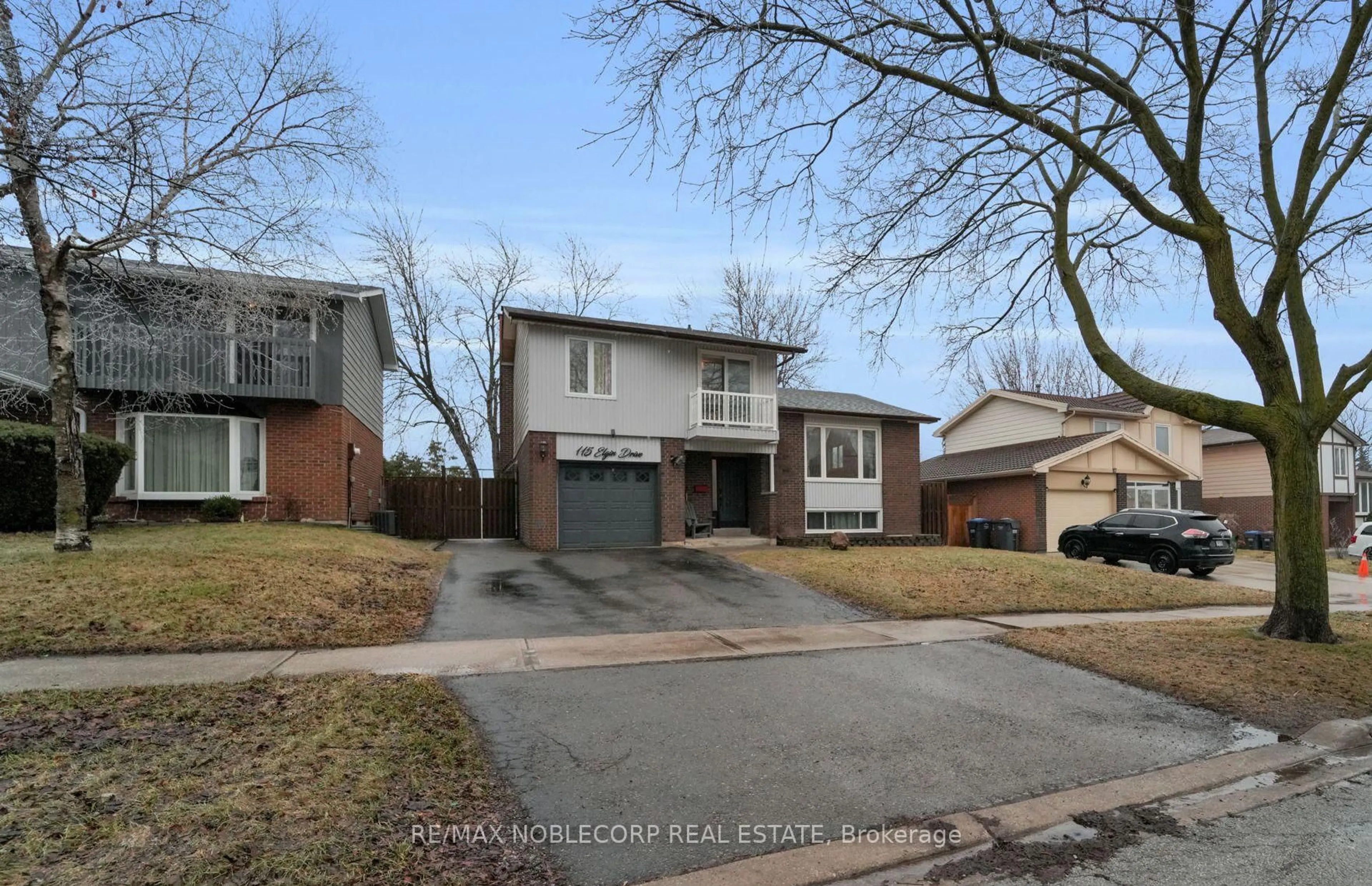 Home with brick exterior material, street for 115 Elgin Dr, Brampton Ontario L6Y 2E6