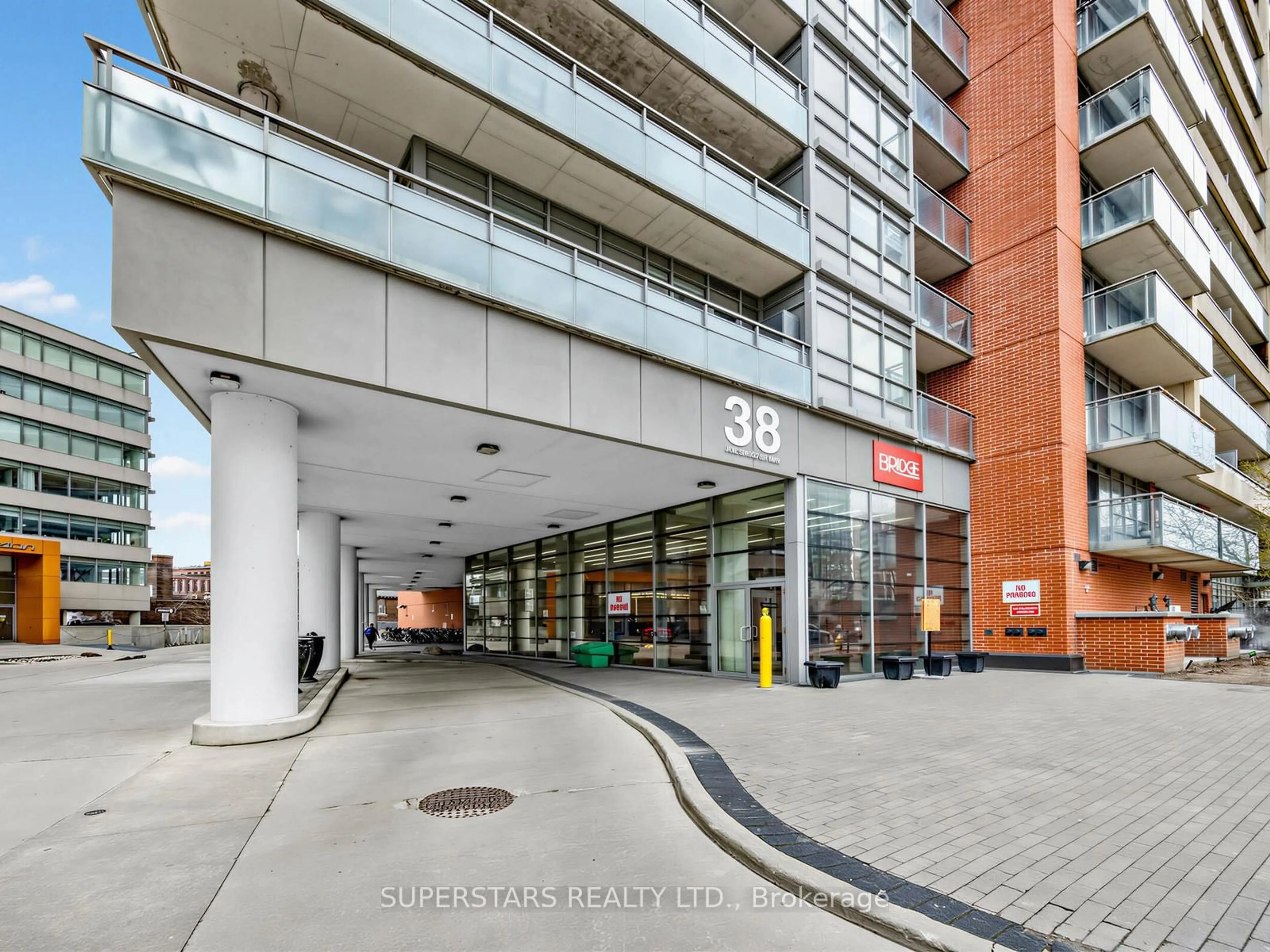 Indoor foyer for 38 Joe Shuster Way #1416, Toronto Ontario M6K 0A5