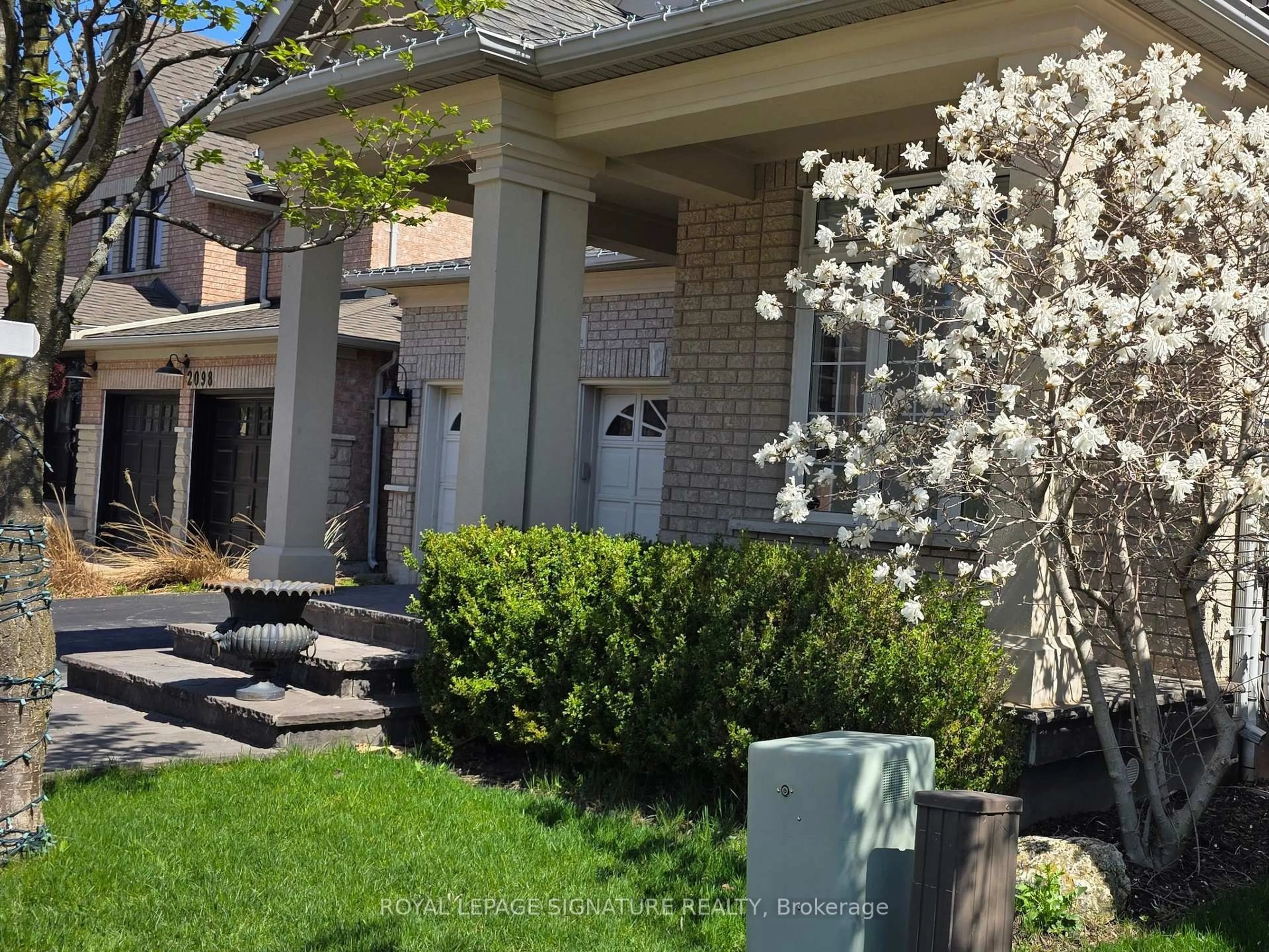 Unknown for 2096 Newell Cres, Burlington Ontario L7L 7C2