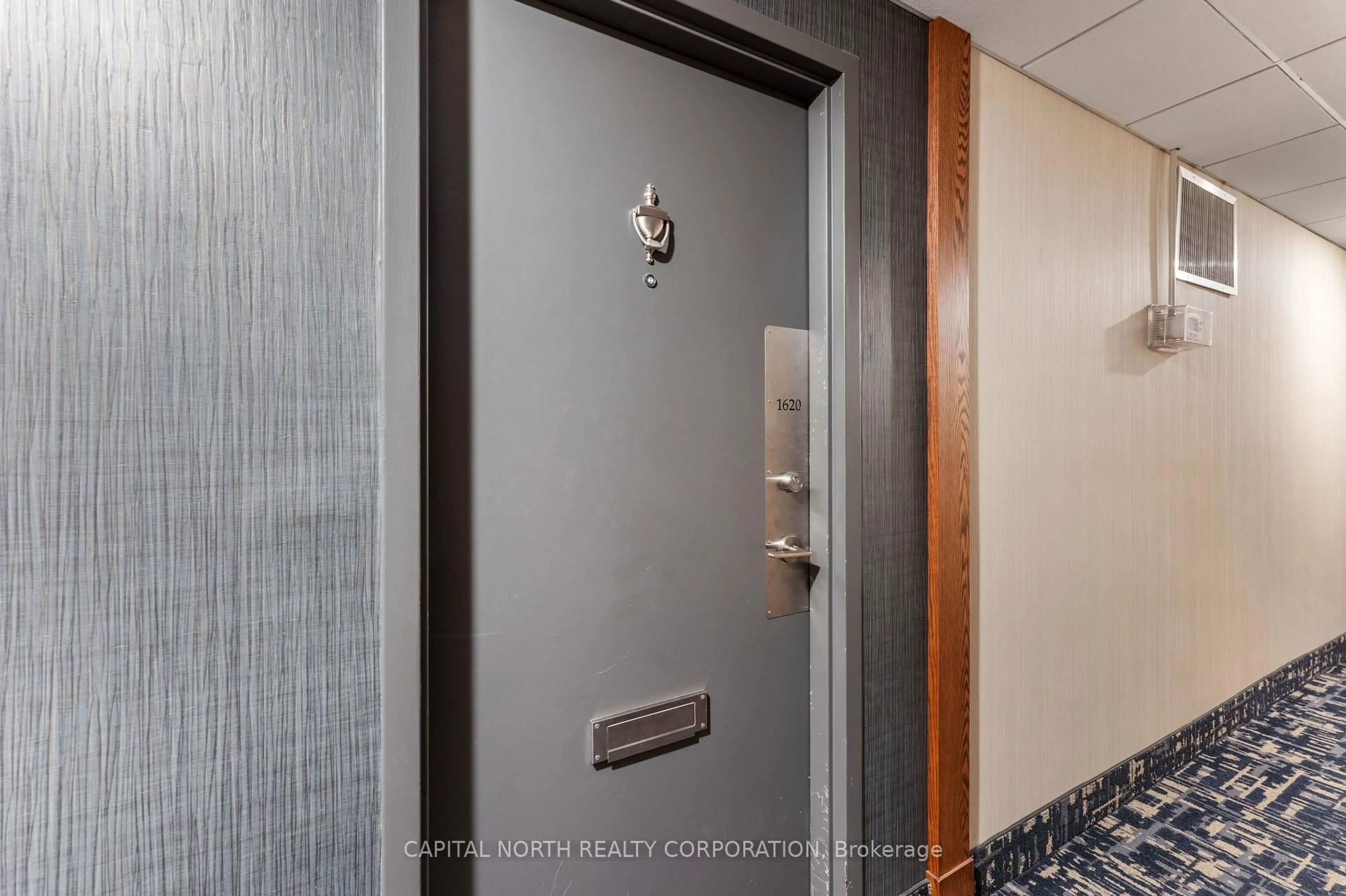 Indoor entryway for 551 The West Mall #1620, Toronto Ontario M9C 1G7