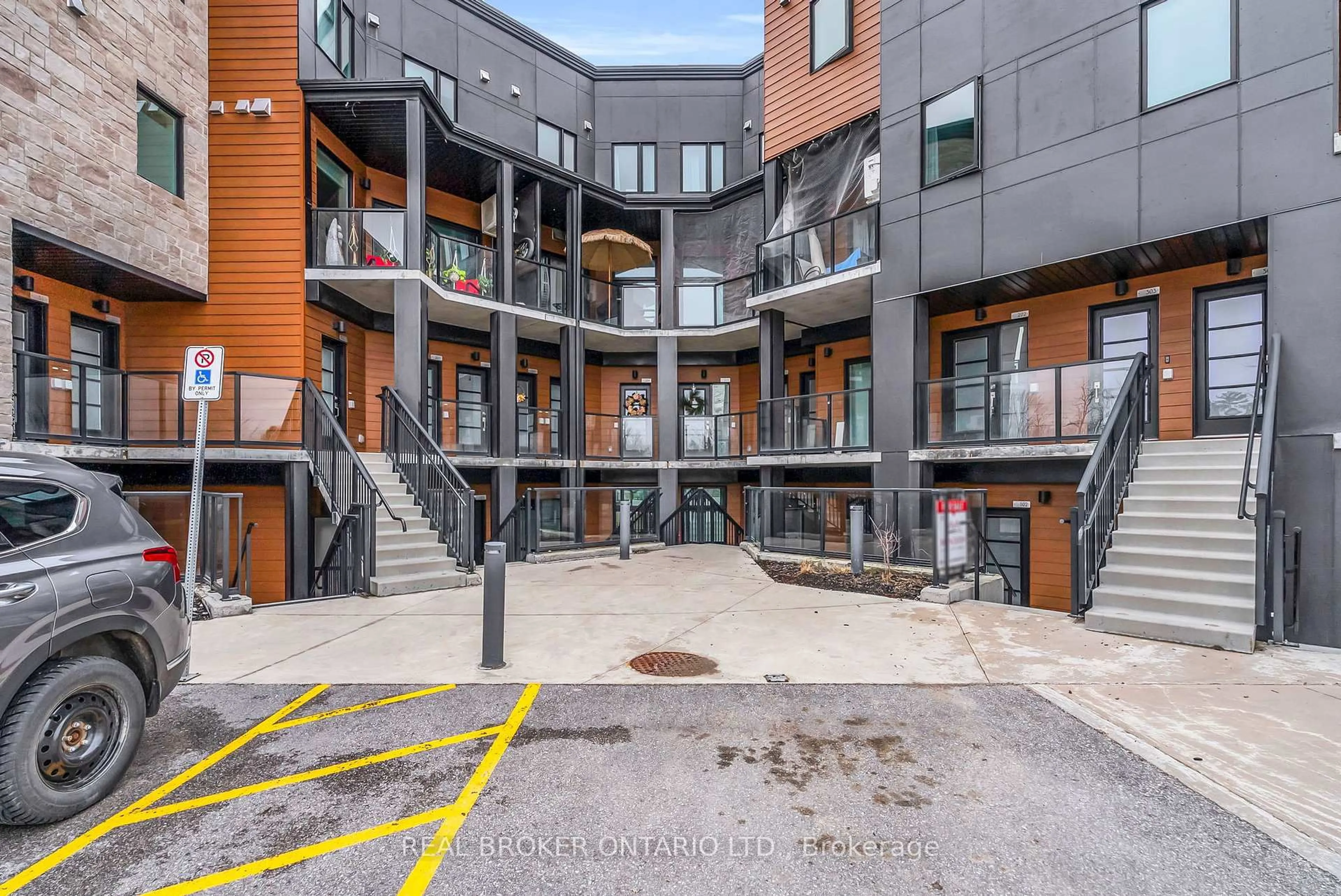 Unknown for 17 Centre St #311, Orangeville Ontario L9W 7S6