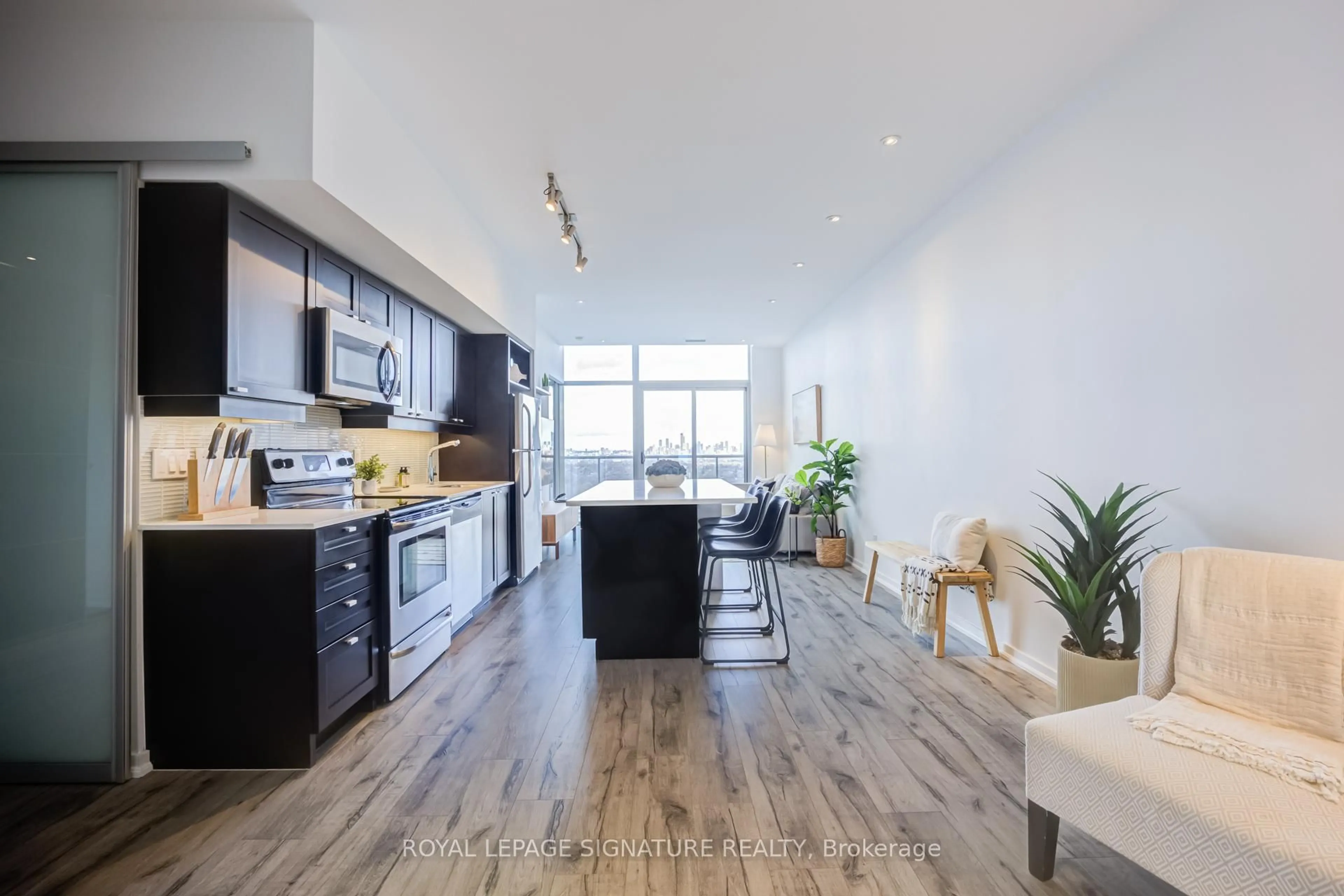 Open concept kitchen, unknown for 105 The Queensway #3513, Toronto Ontario M6S 5B5