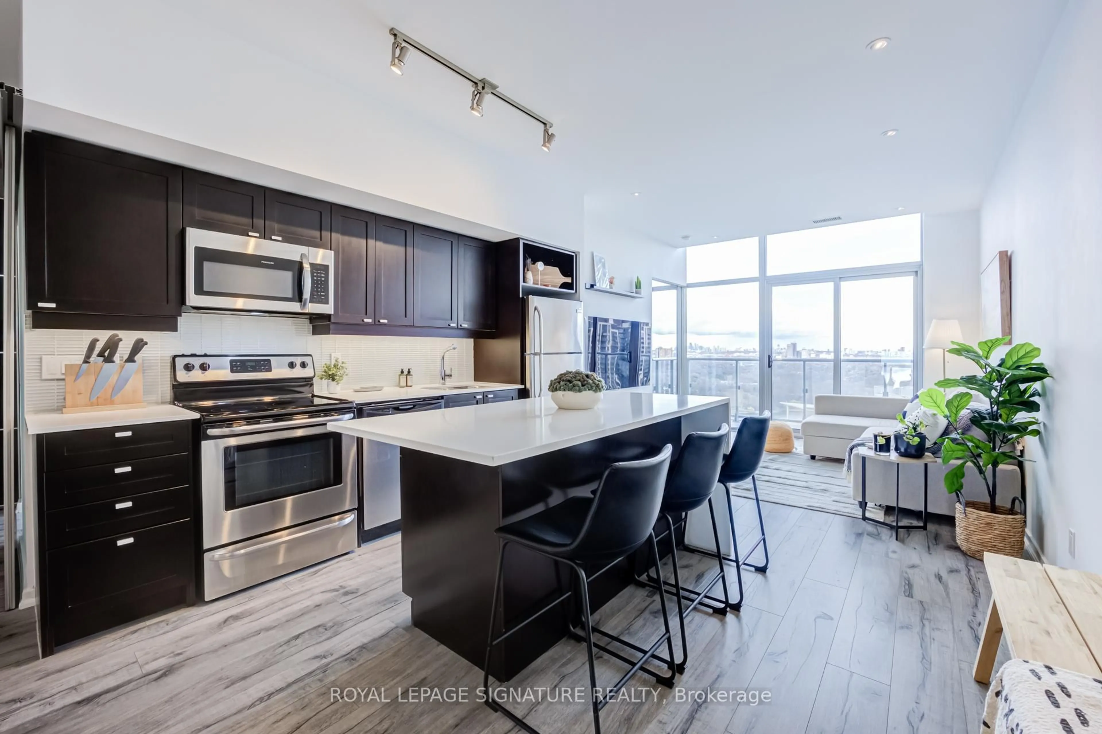 Open concept kitchen, unknown for 105 The Queensway #3513, Toronto Ontario M6S 5B5