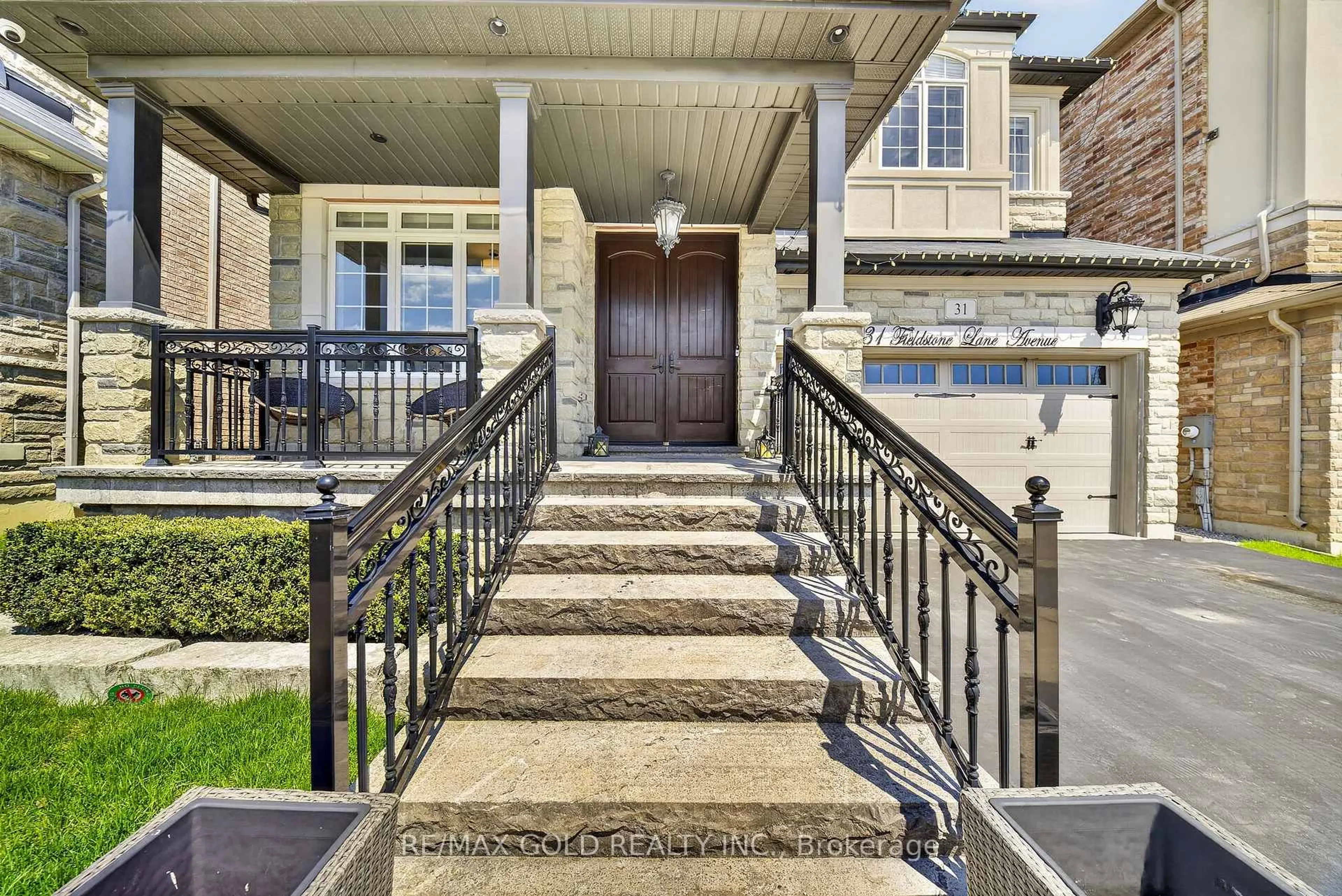 Unknown for 31 Fieldstone Lane Ave, Caledon Ontario L7C 1C4