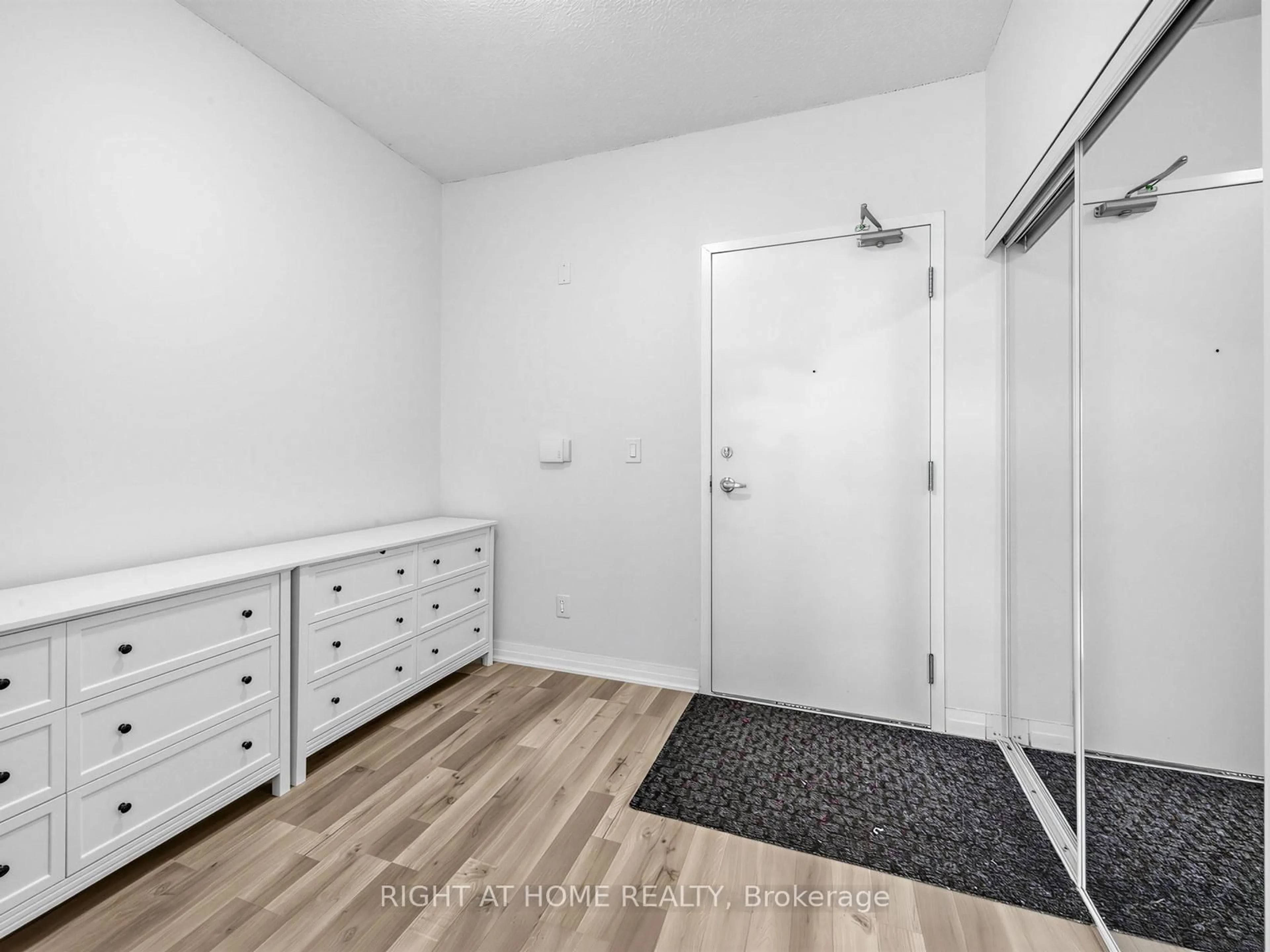 A pic of a room for 155 Legion Rd #208, Toronto Ontario M8Y 0A7