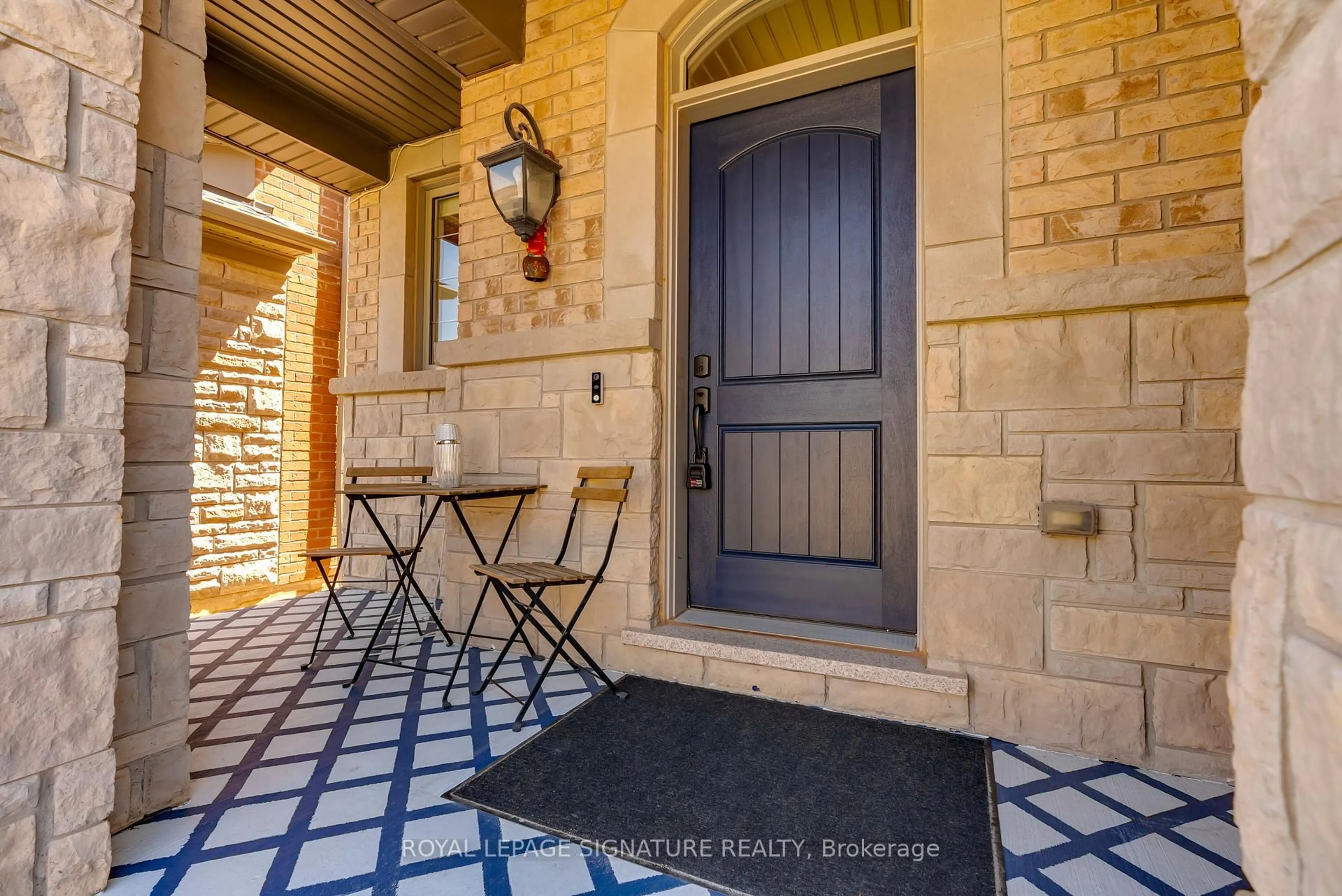 Indoor entryway for 164 Wheat Boom Dr, Oakville Ontario L6H 7C3