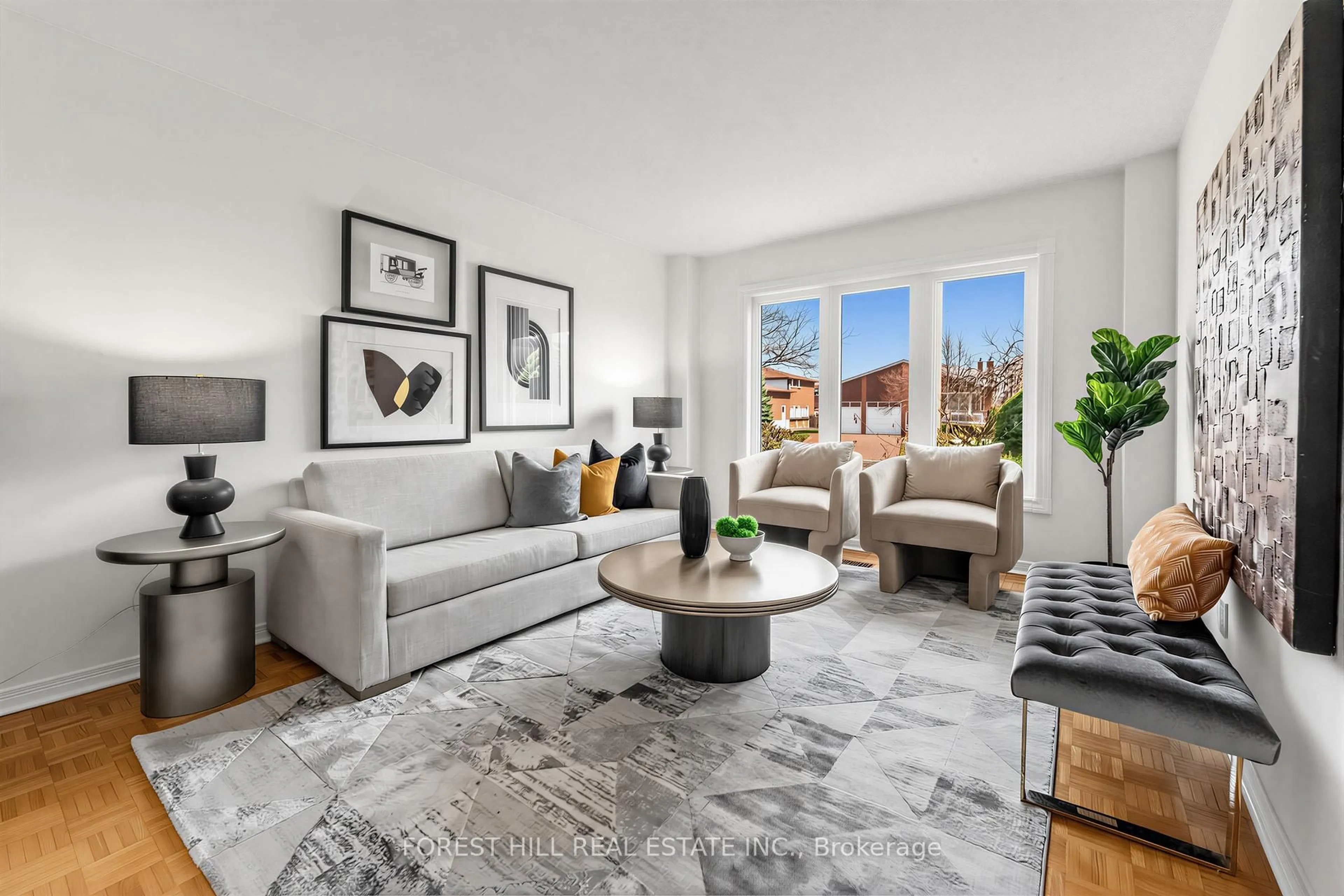 Living room with furniture, unknown for 4129 Molly Ave, Mississauga Ontario L4Z 1E3