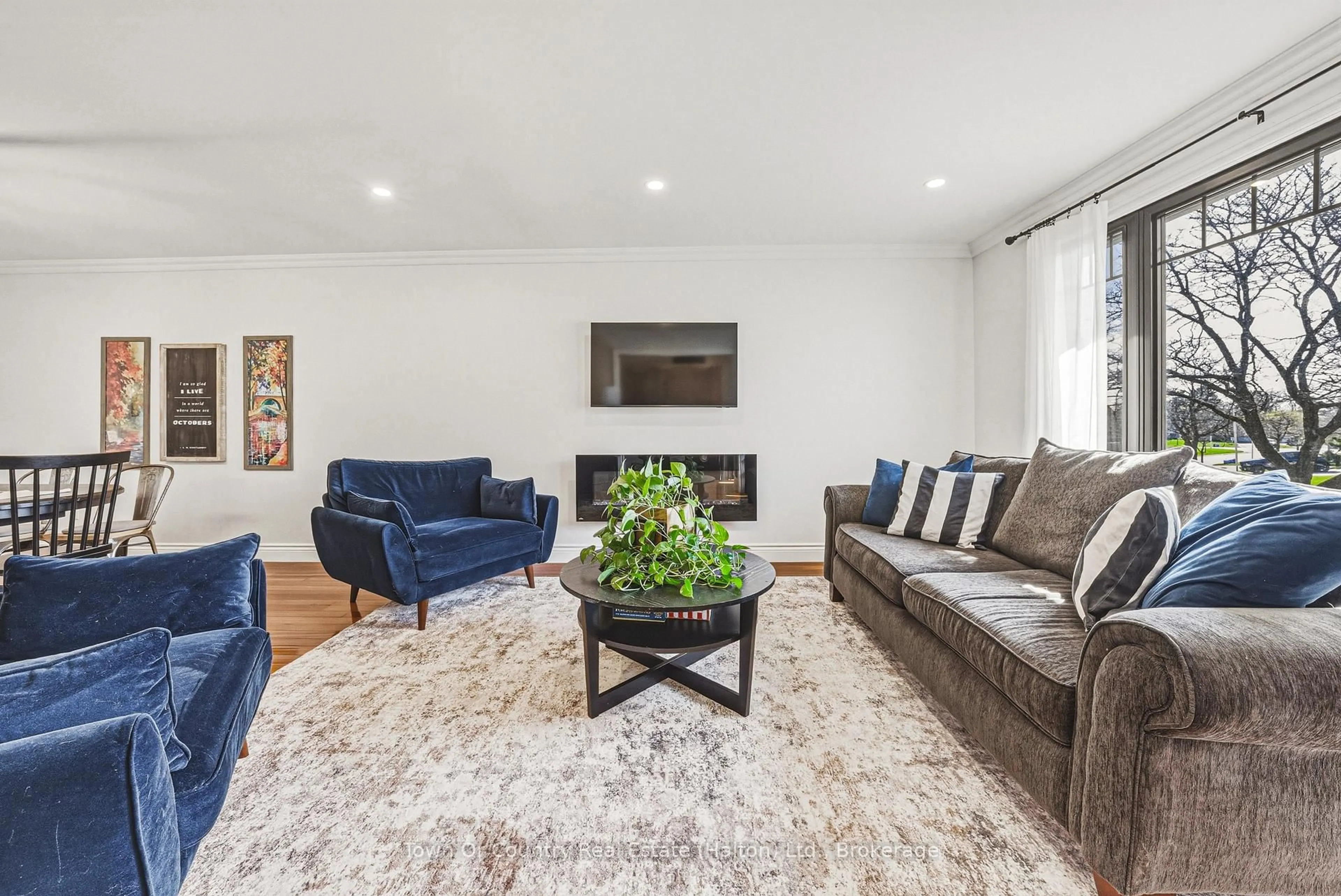 Living room with furniture, unknown for 729 Coulson Ave, Milton Ontario L9T 4J3