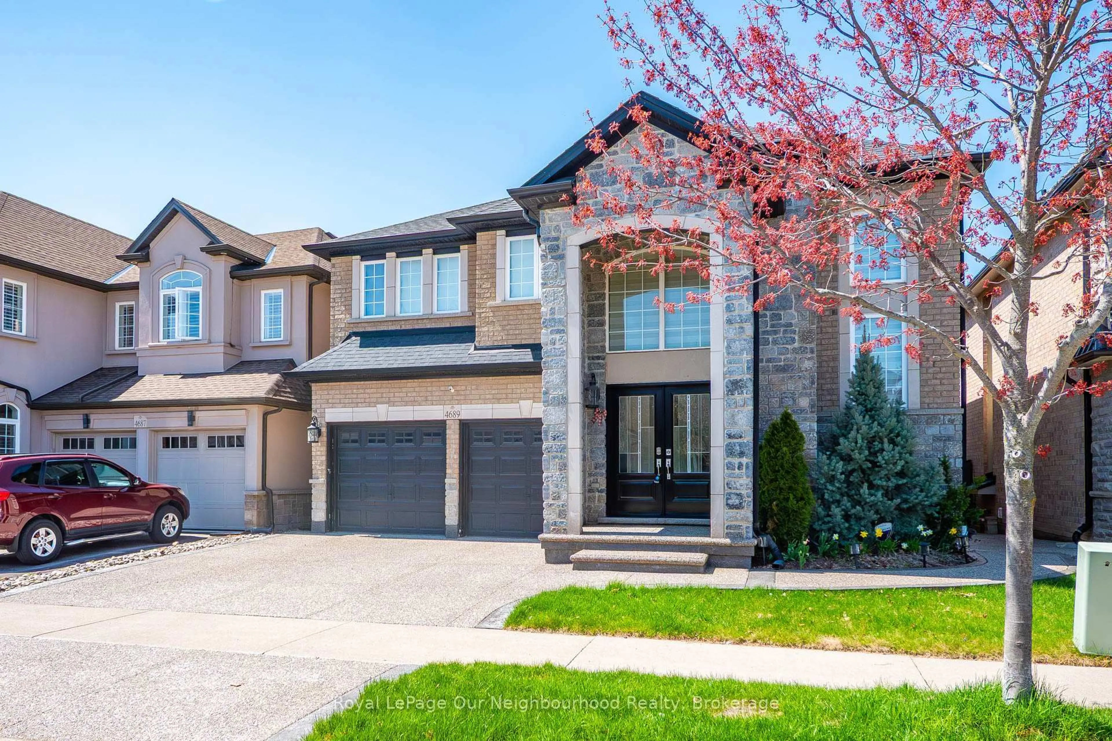 Home with brick exterior material, street for 4689 Leanna Heights Rd, Burlington Ontario L7M 0G3