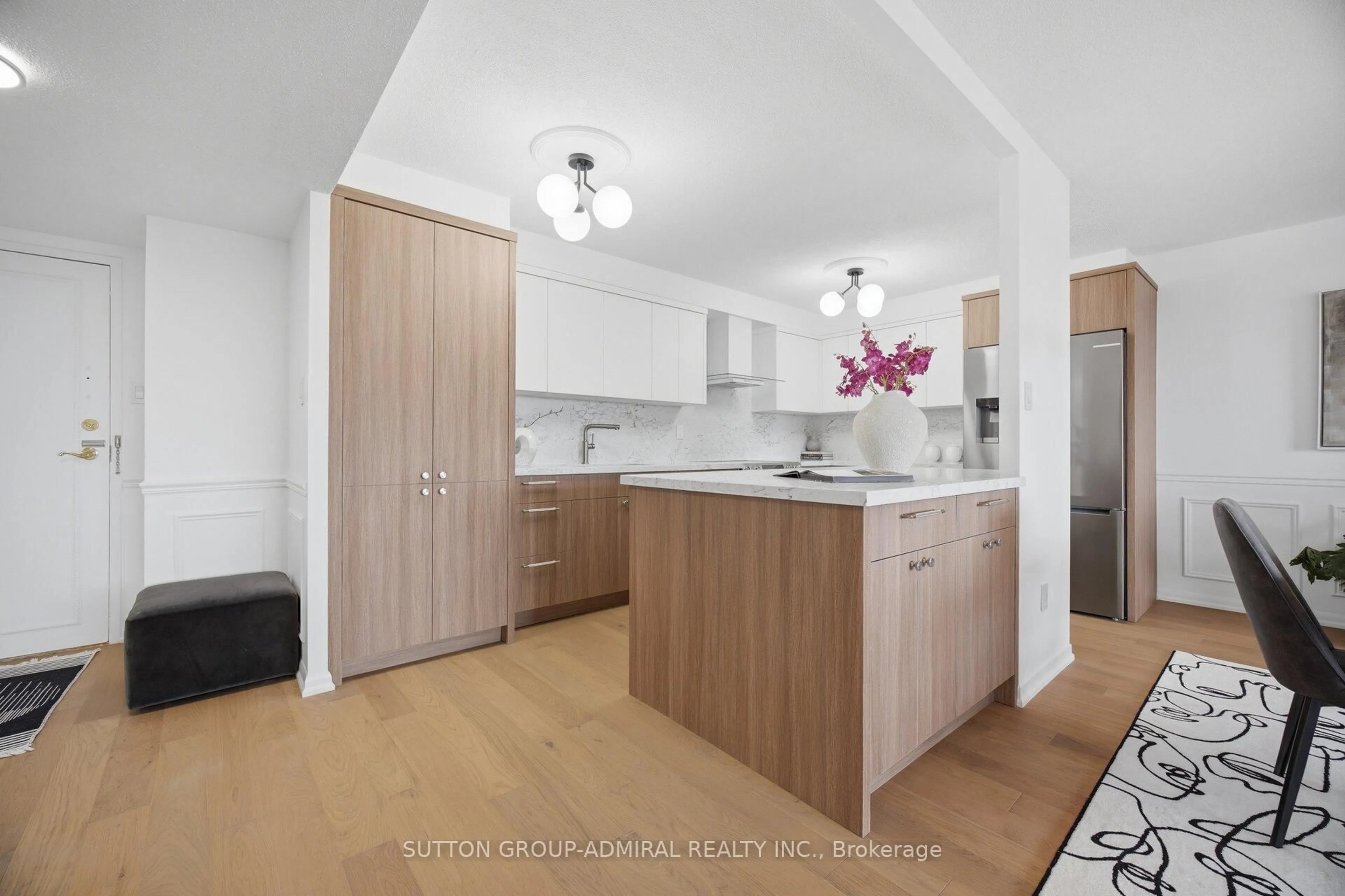 Standard kitchen, unknown for 2185 Marine Dr #1104, Oakville Ontario L6L 5L6