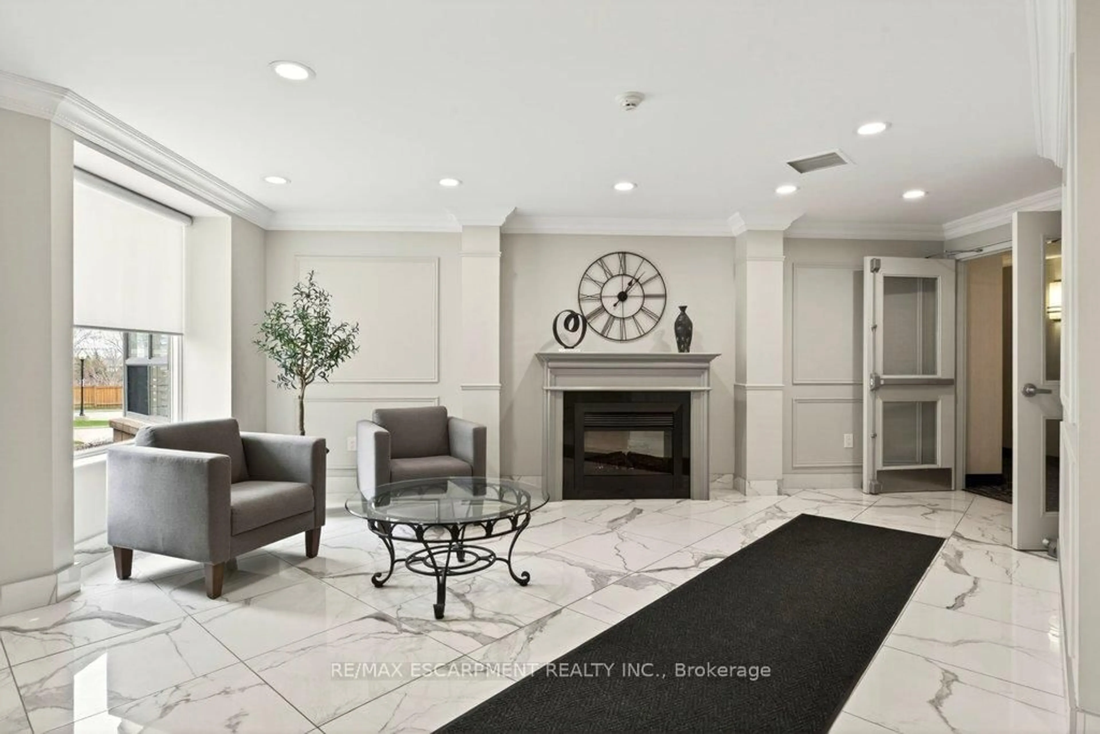 Lobby for 2085 Amherst Heights Dr #PH8, Burlington Ontario L7P 5C2