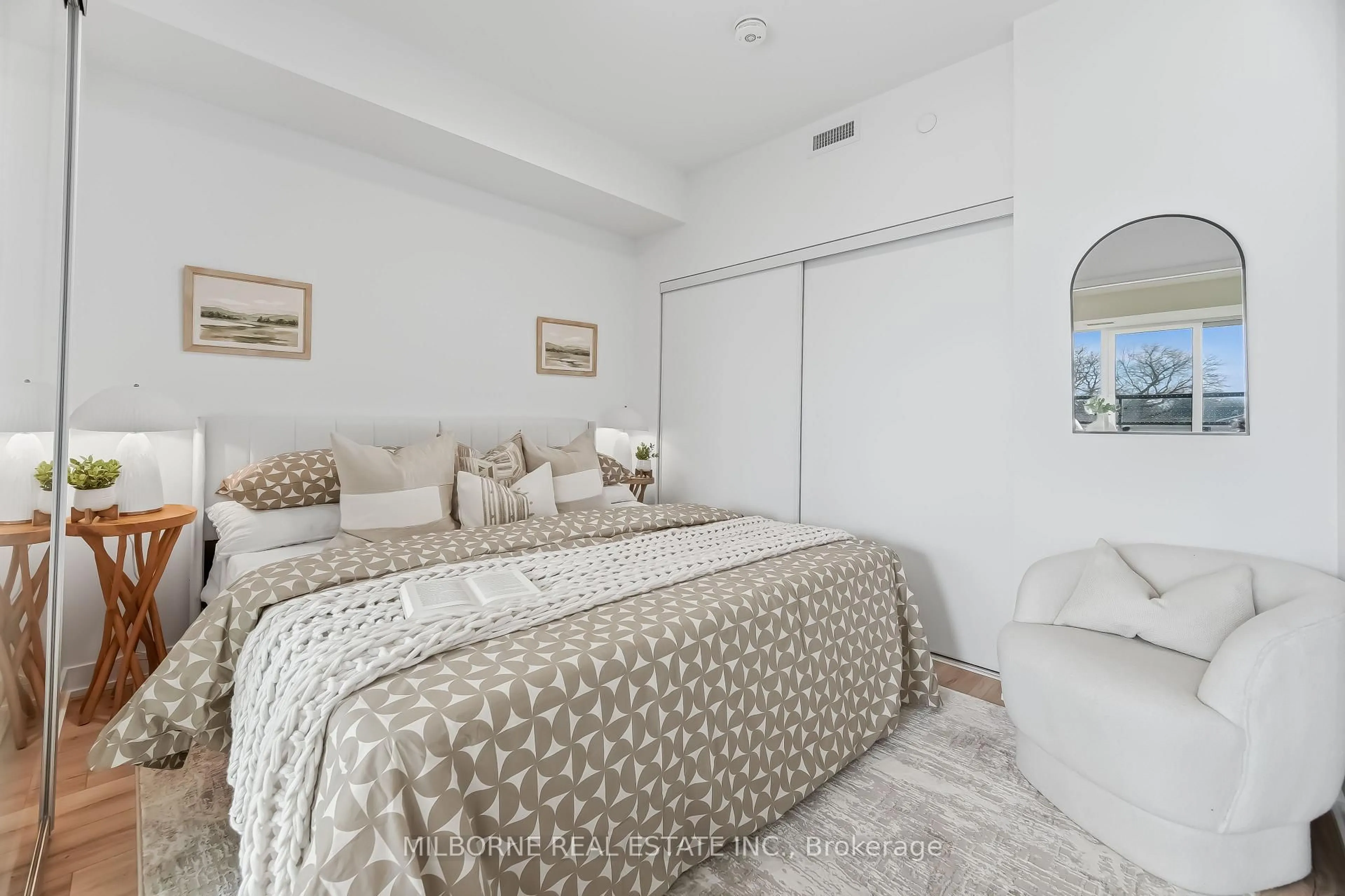 Bedroom with bed, unknown for 1660 Bloor St #708, Toronto Ontario M6P 1A8