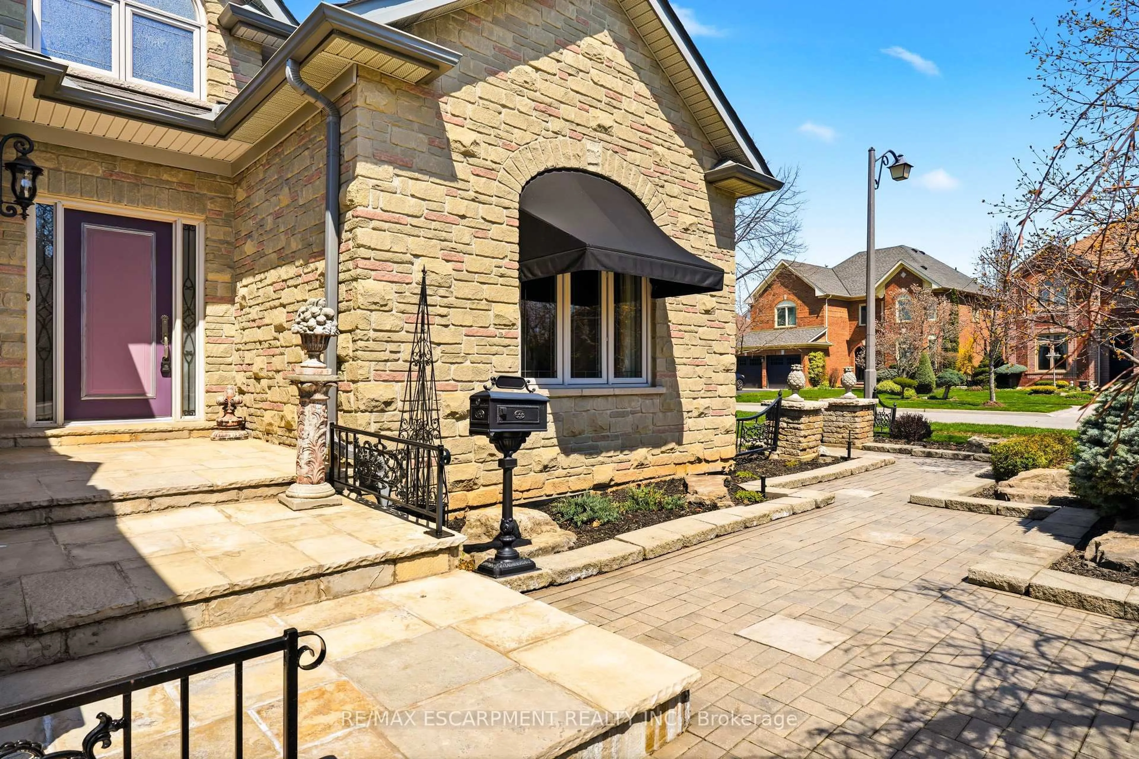 Unknown for 4125 Montrose Cres, Burlington Ontario L7M 4J5