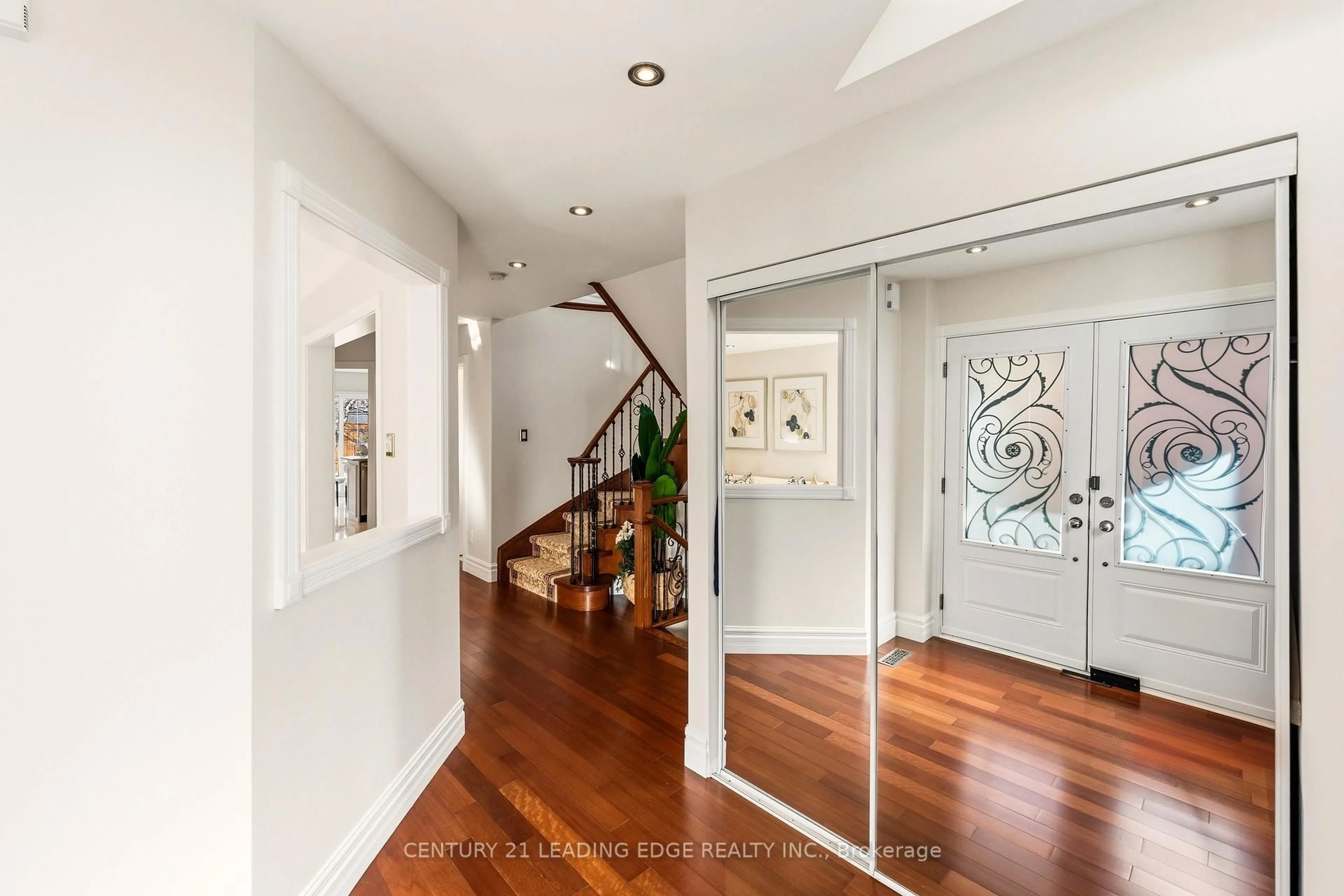 Indoor entryway for 3295 CoralBean Pl, Mississauga Ontario L5N 6X8