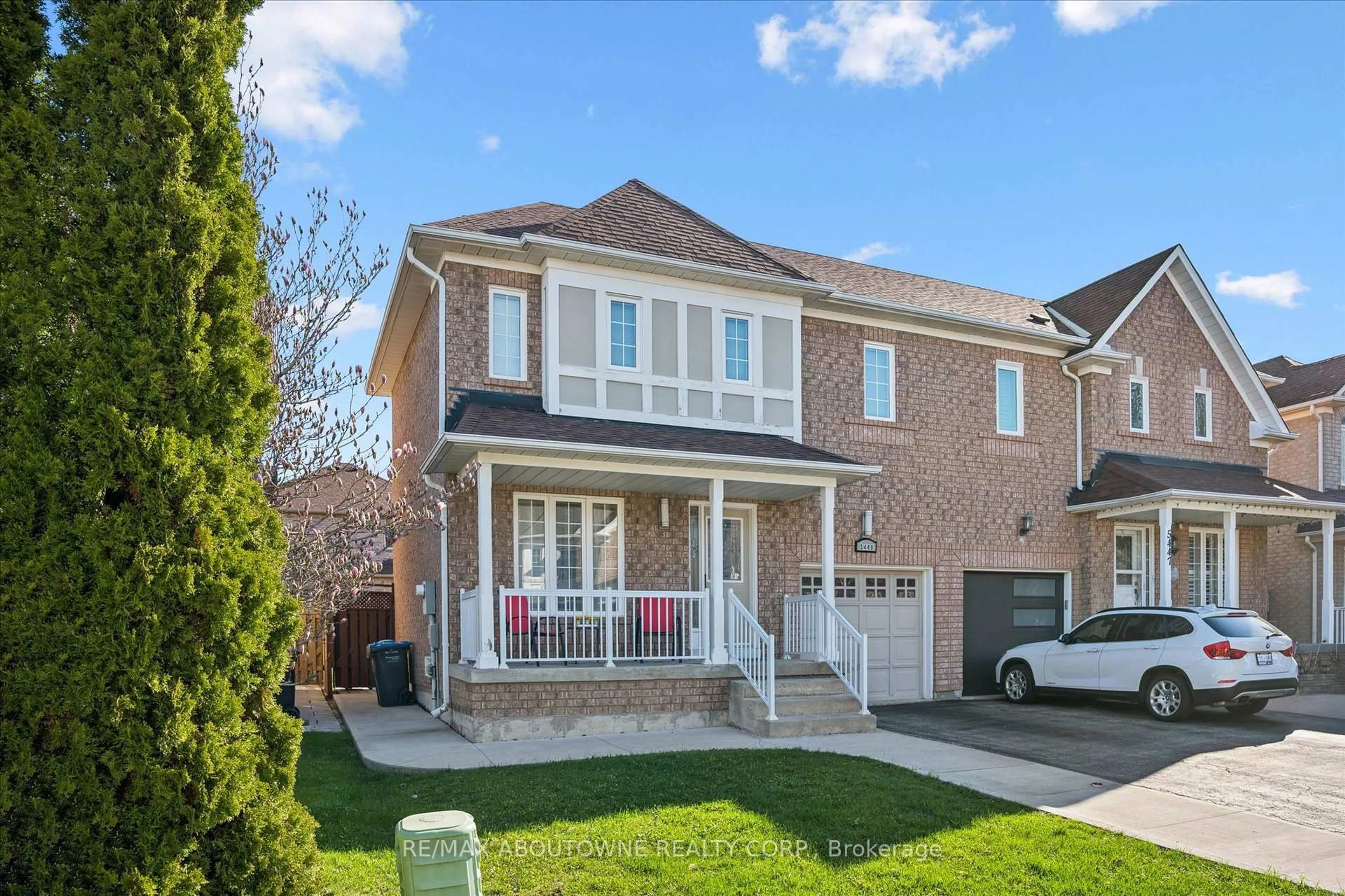 Home with brick exterior material, street for 5449 Rochelle Way, Mississauga Ontario L5M 6N4