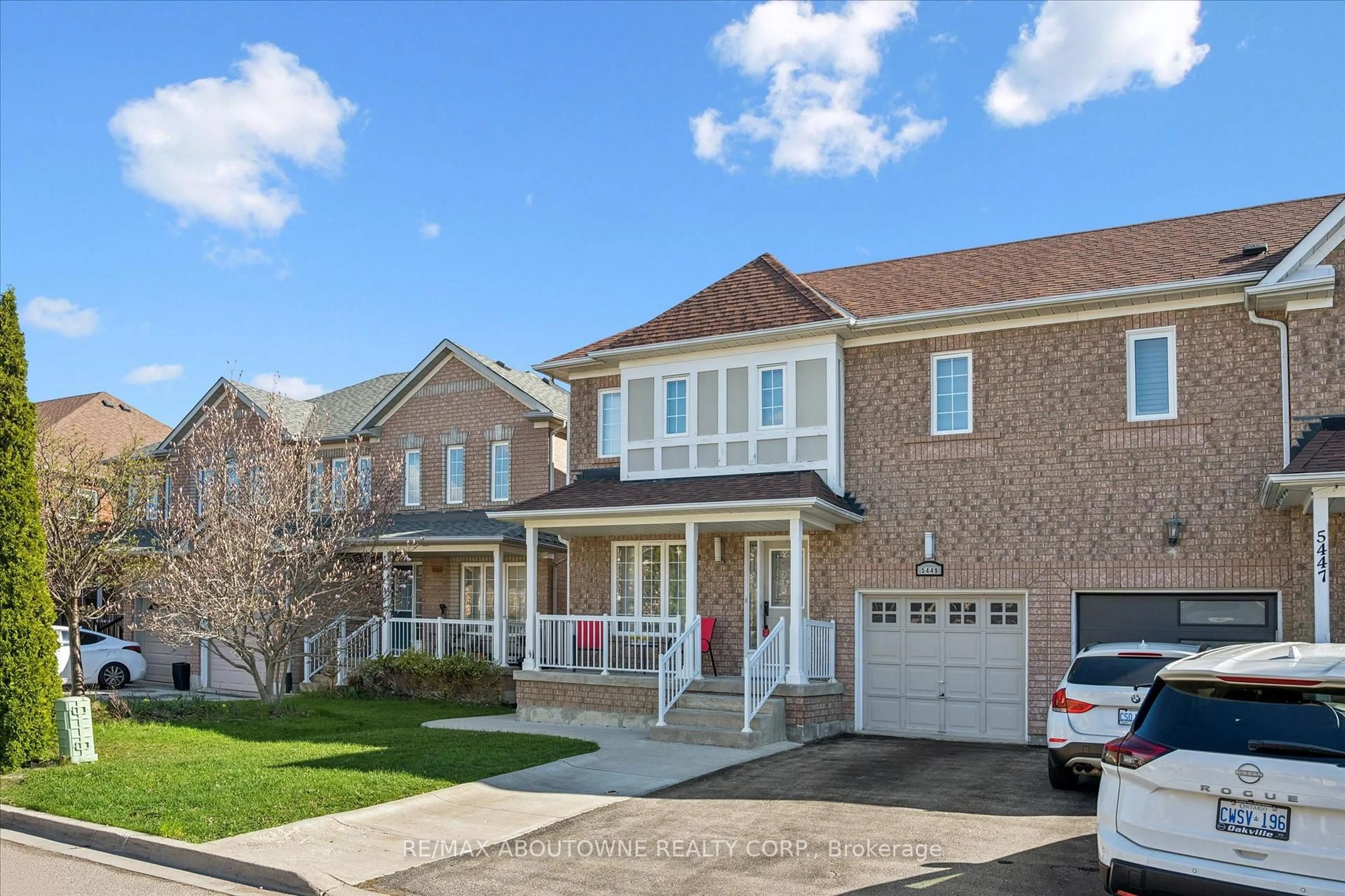 Home with brick exterior material, street for 5449 Rochelle Way, Mississauga Ontario L5M 6N4