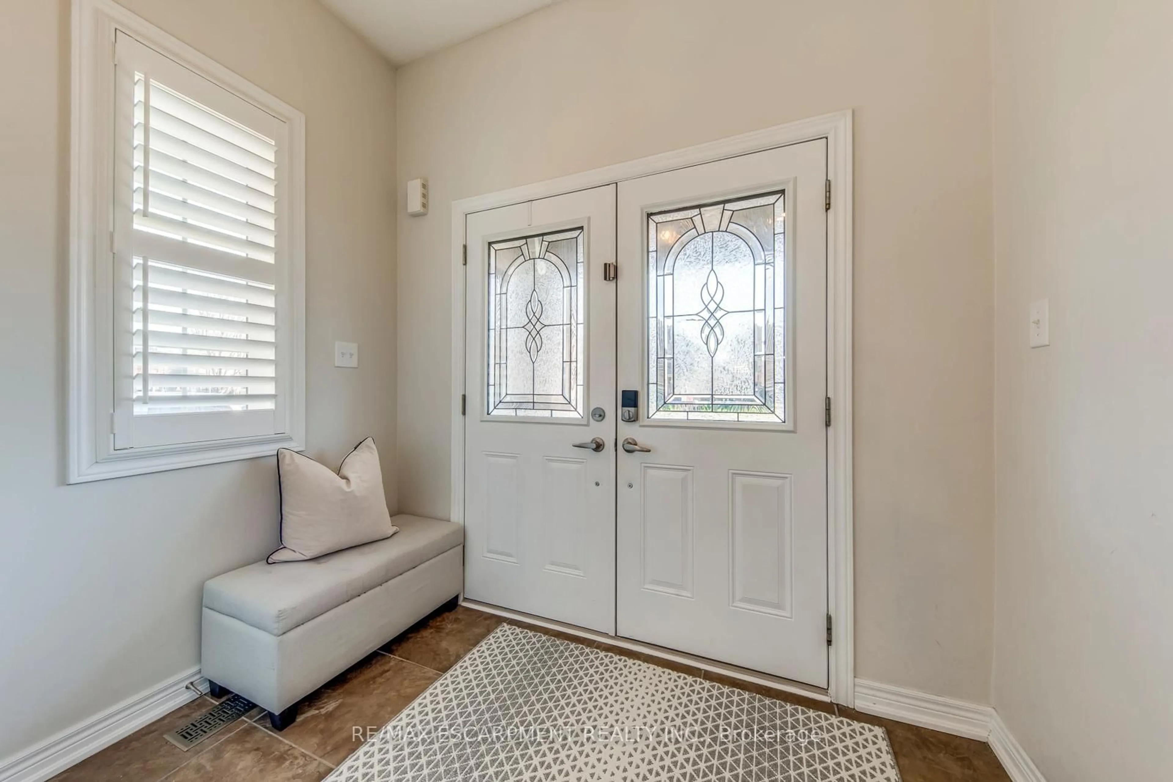 Indoor entryway for 4643 THOMAS ALTON Blvd, Burlington Ontario L7M 0J2