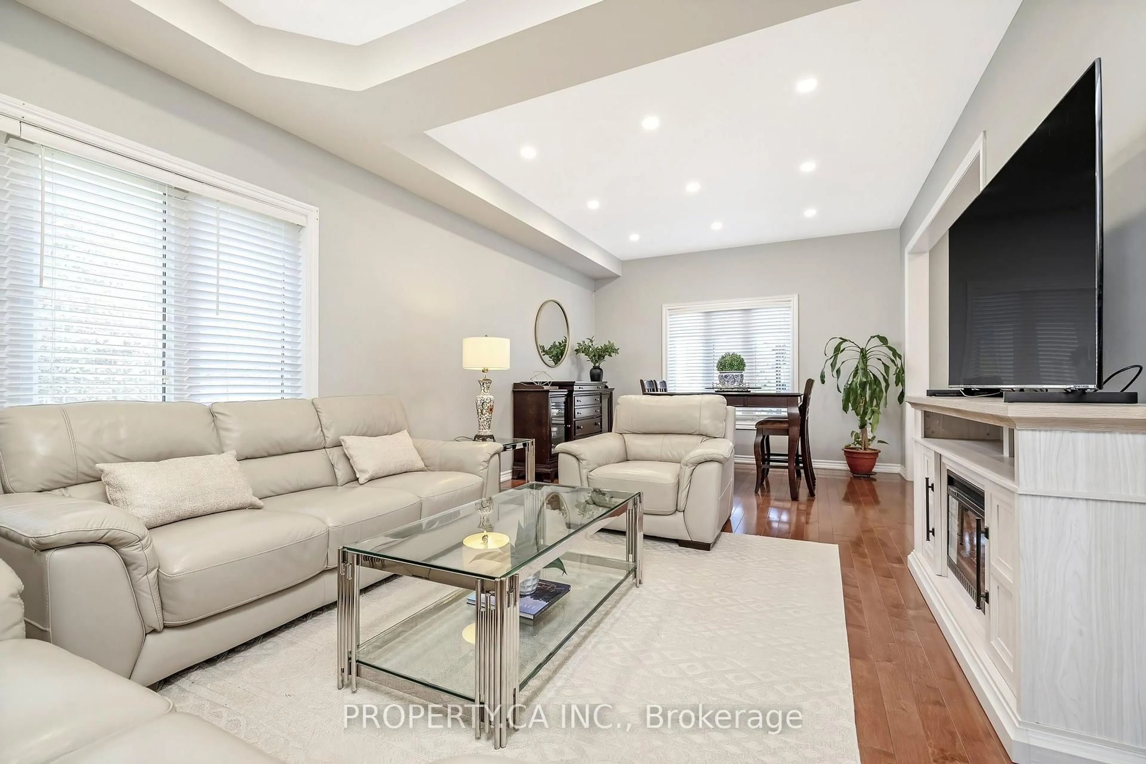 Living room with furniture, unknown for 211 Mclaughlin Ave, Milton Ontario L9T 7P4