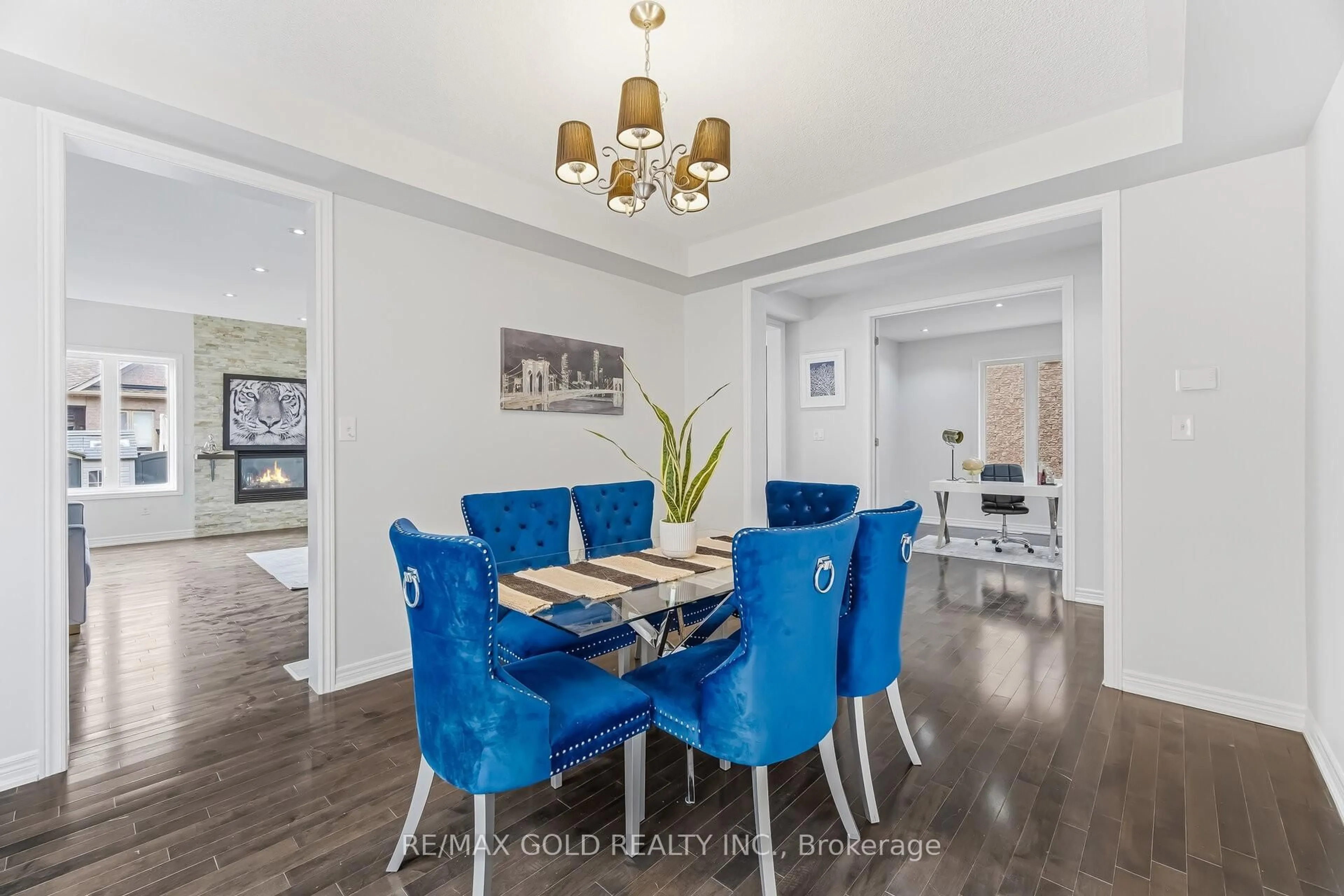 Dining room, unknown for 15 Junetown Circ, Brampton Ontario L6X 0X7