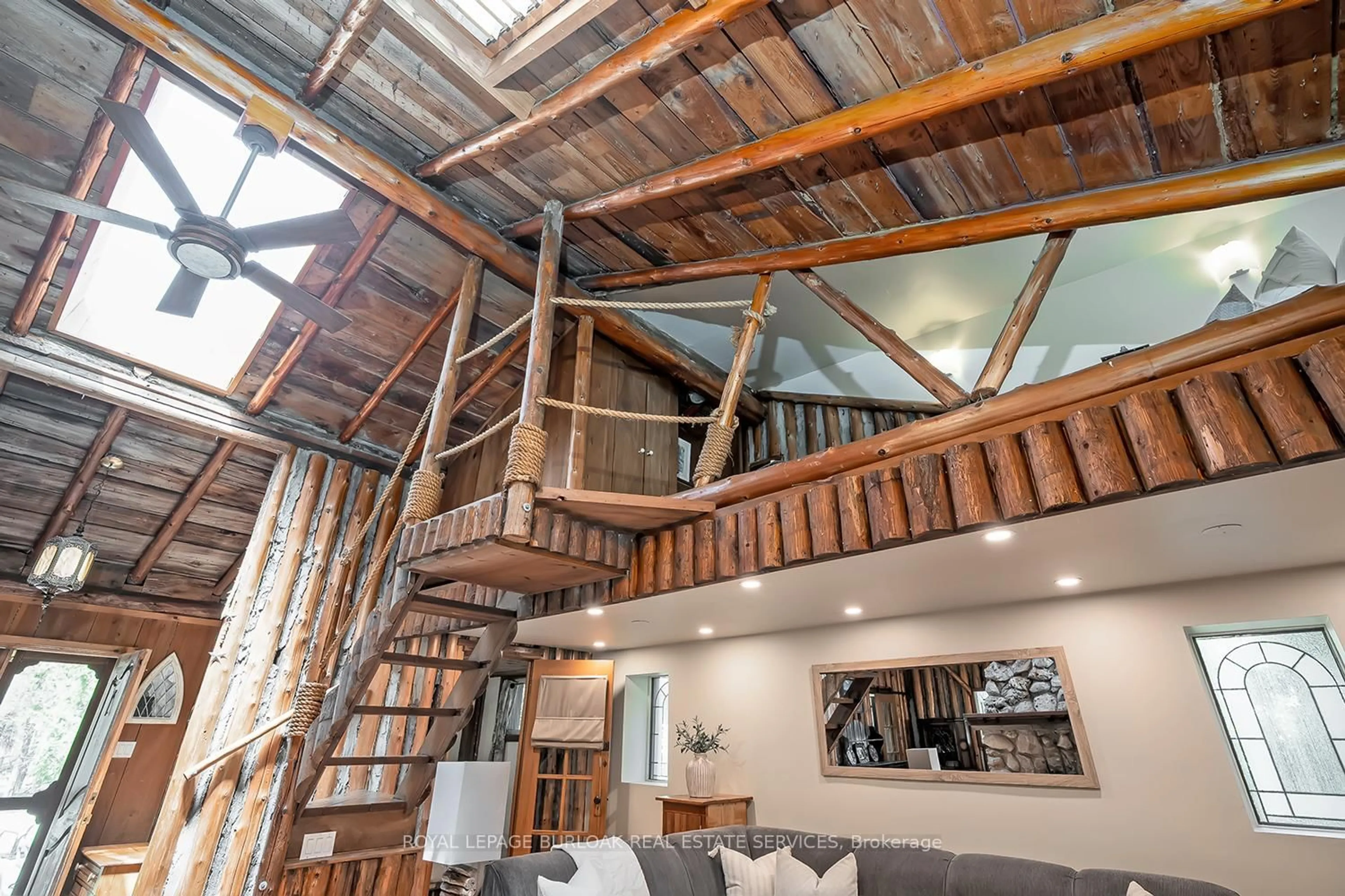 Stairs for 6099 Cedar Grve, Burlington Ontario L7P 0N1